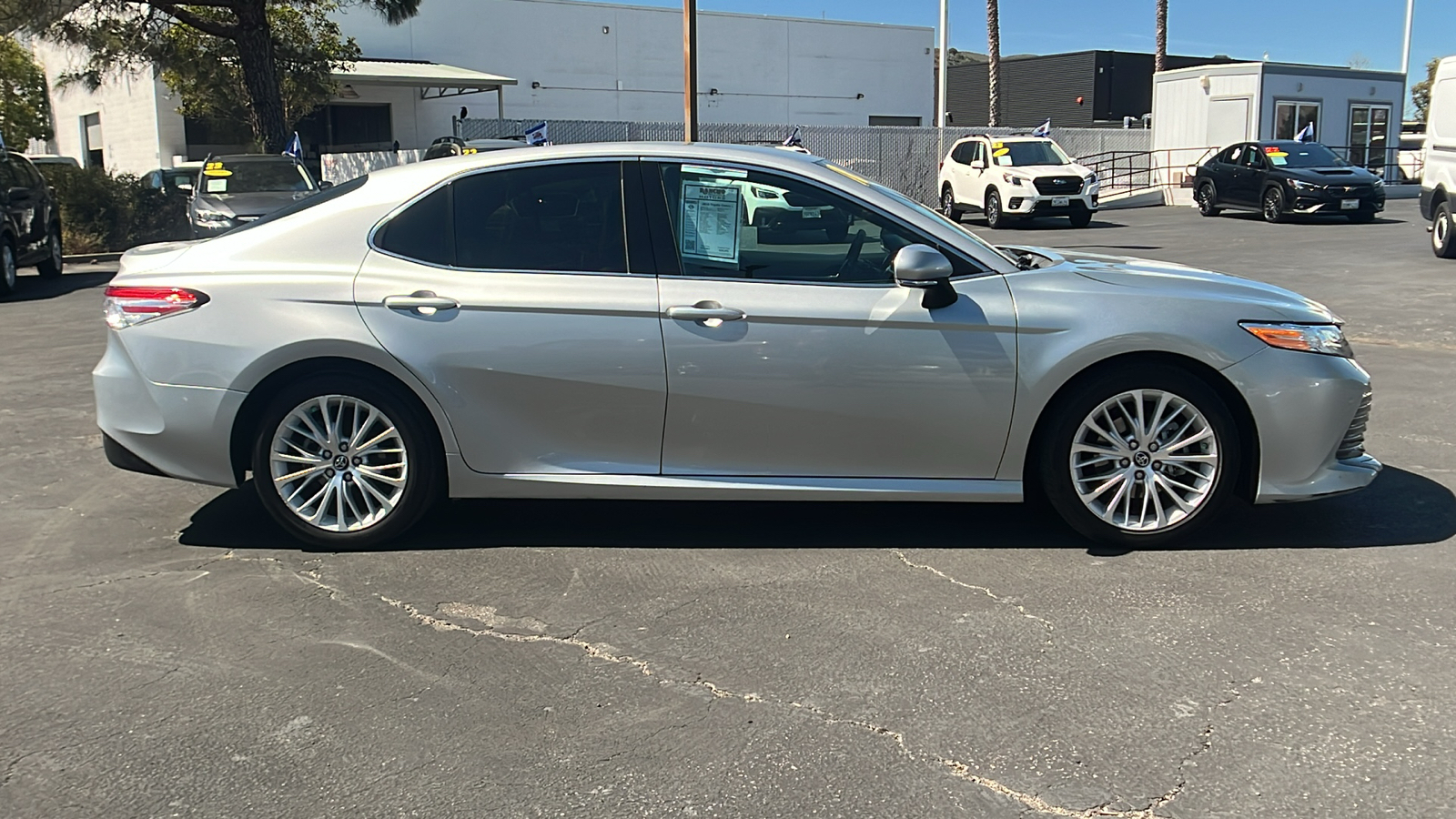 2018 Toyota Camry XLE 2