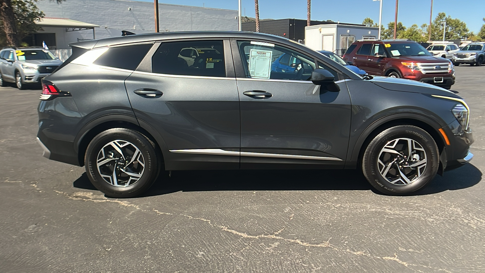 2024 Kia Sportage LX 2