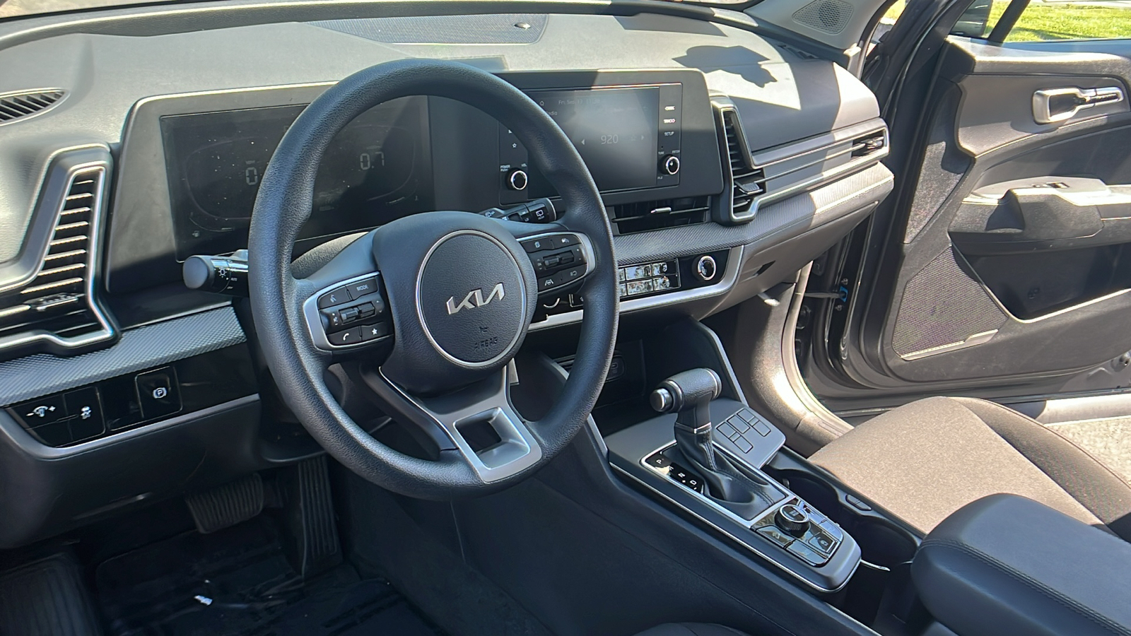 2024 Kia Sportage LX 16