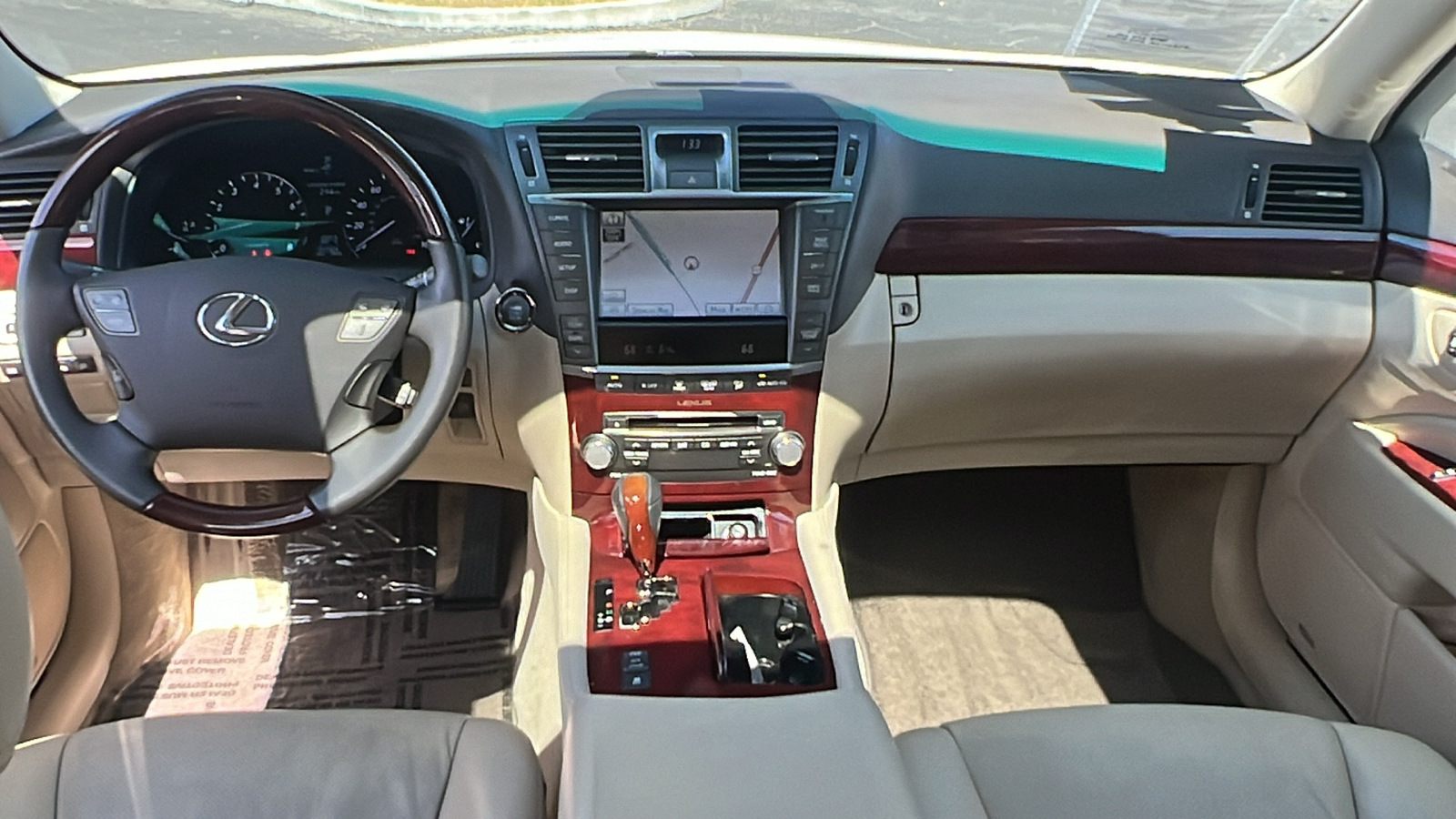 2012 Lexus LS 460 24