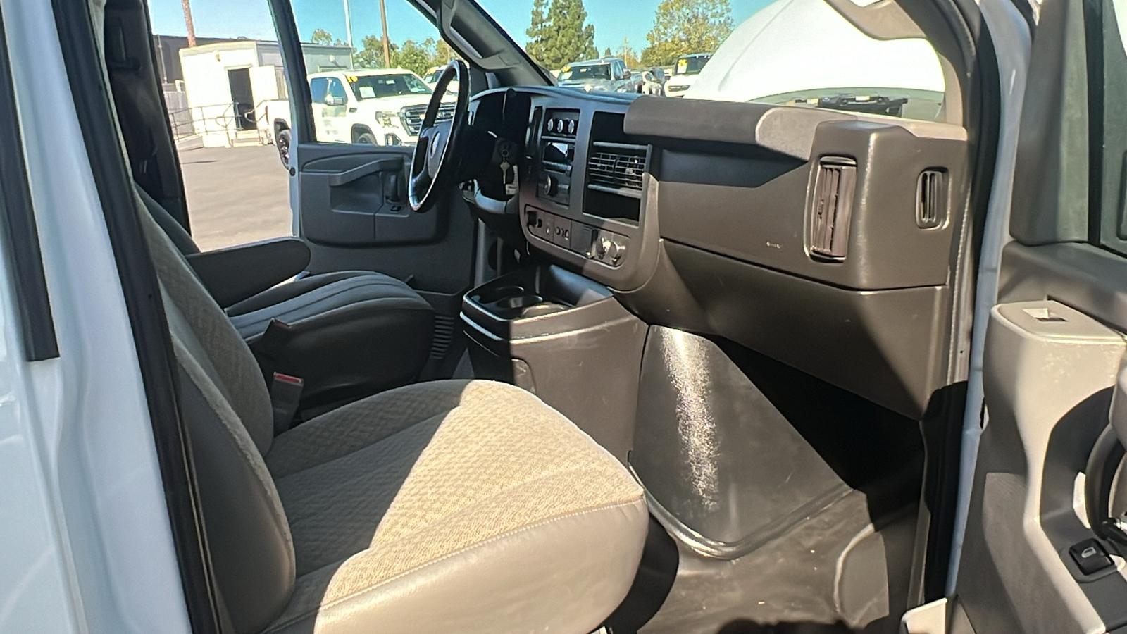 2021 GMC Savana 3500 Work Van 14