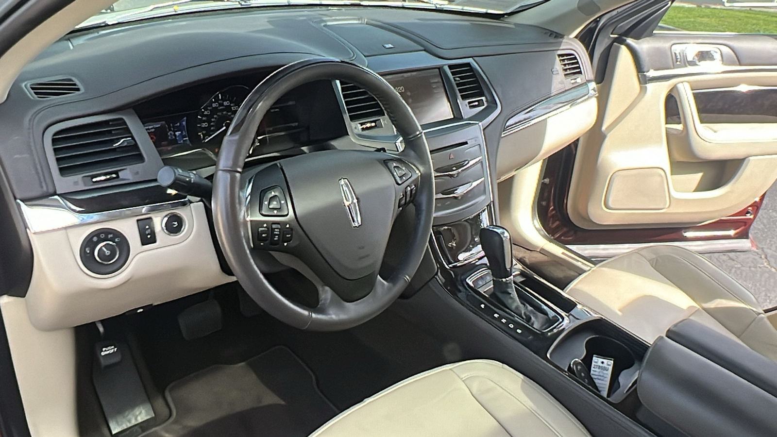 2015 Lincoln MKS Base 16