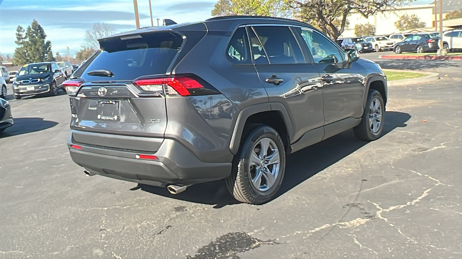 2022 Toyota RAV4 XLE 3