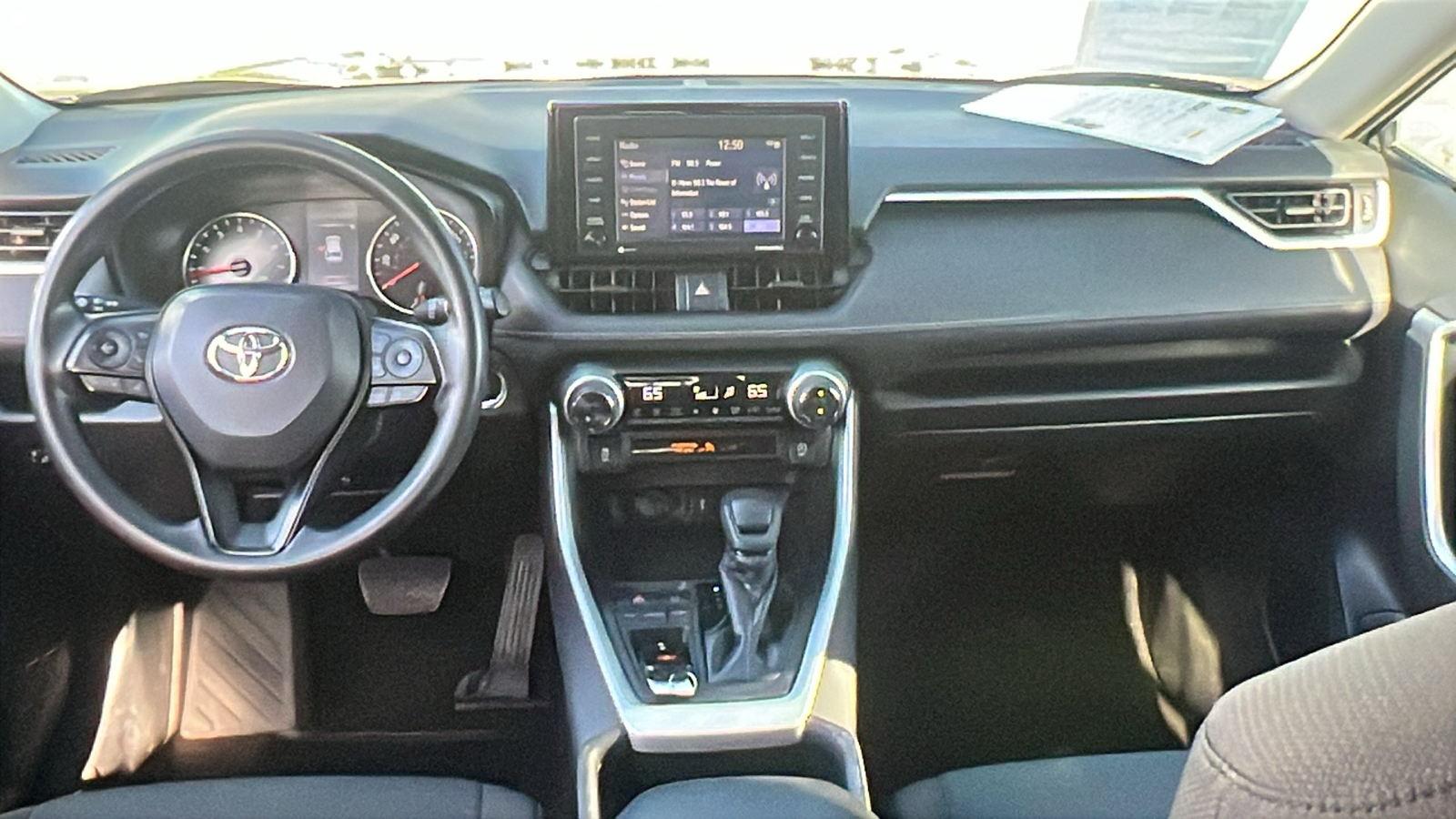 2022 Toyota RAV4 XLE 21