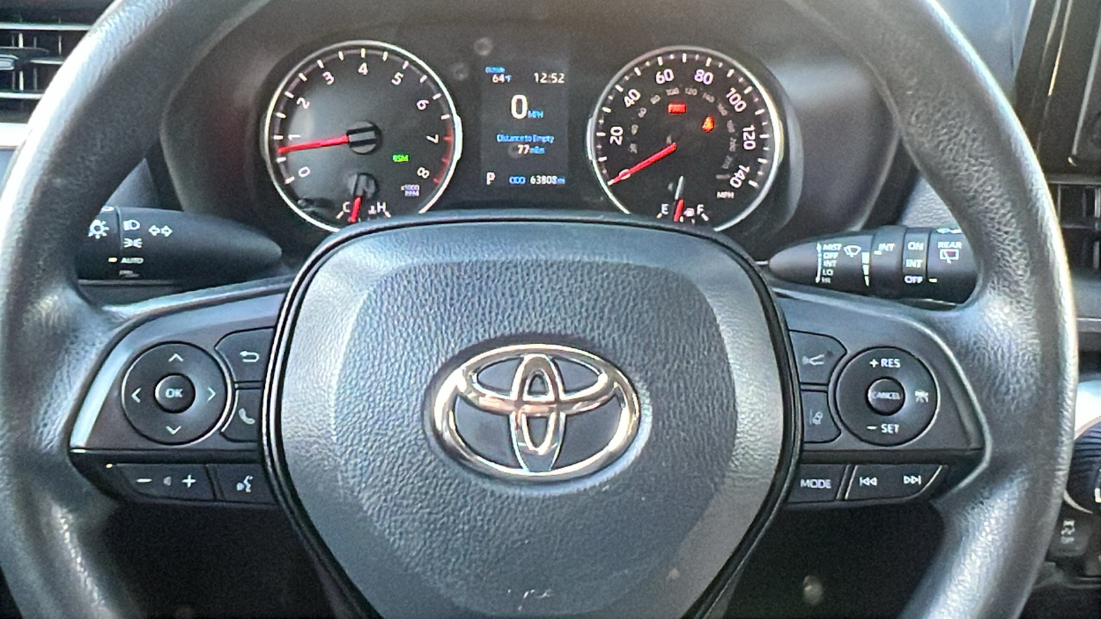 2022 Toyota RAV4 XLE 31