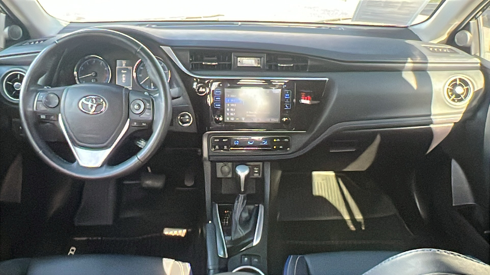 2018 Toyota Corolla XSE 22