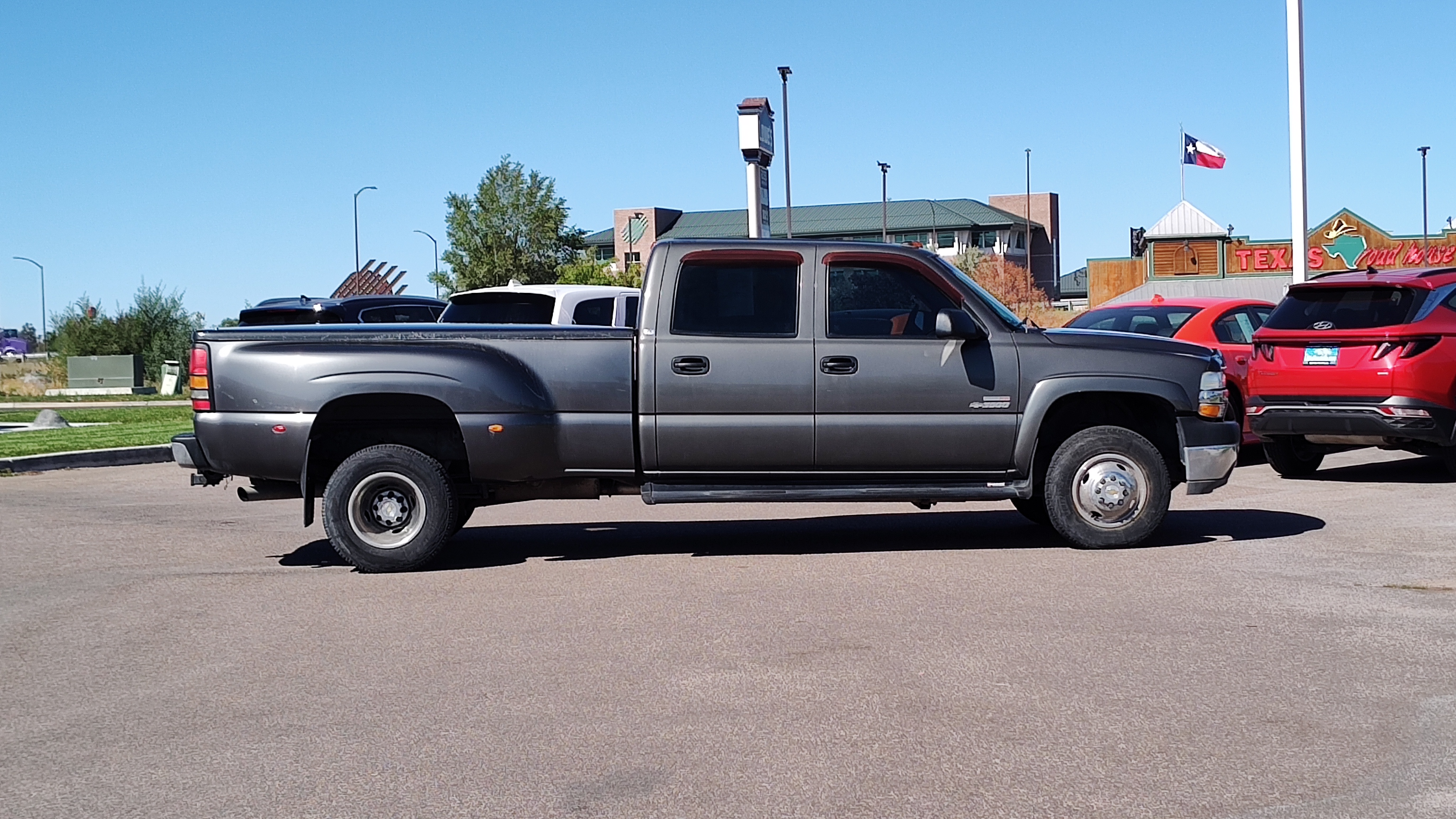 2002 Chevrolet Silverado 3500 LS Crew Cab 167 WB 4WD DRW 23