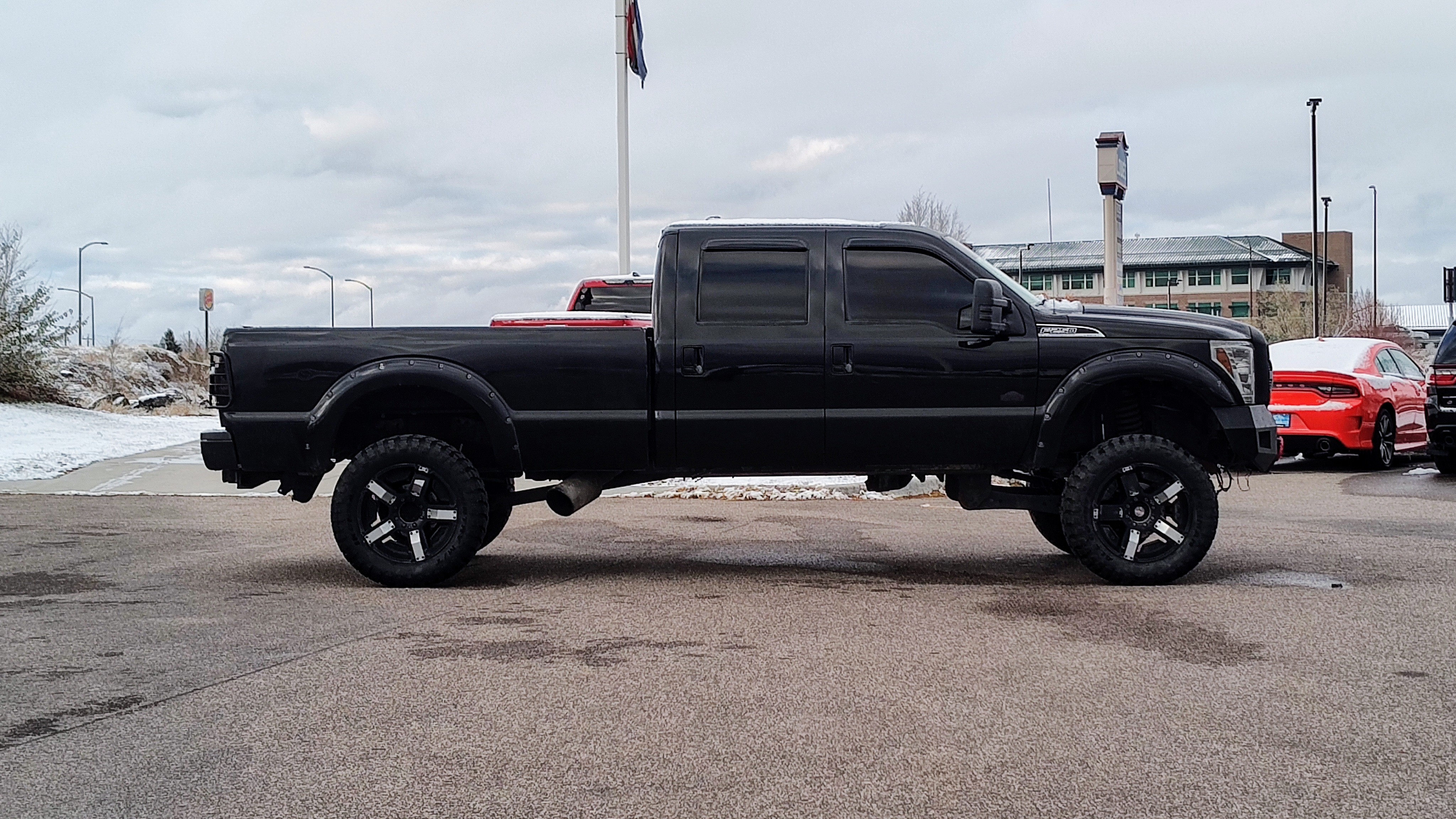 2011 Ford Super Duty F-250 SRW Lariat 4WD Crew Cab 172 24