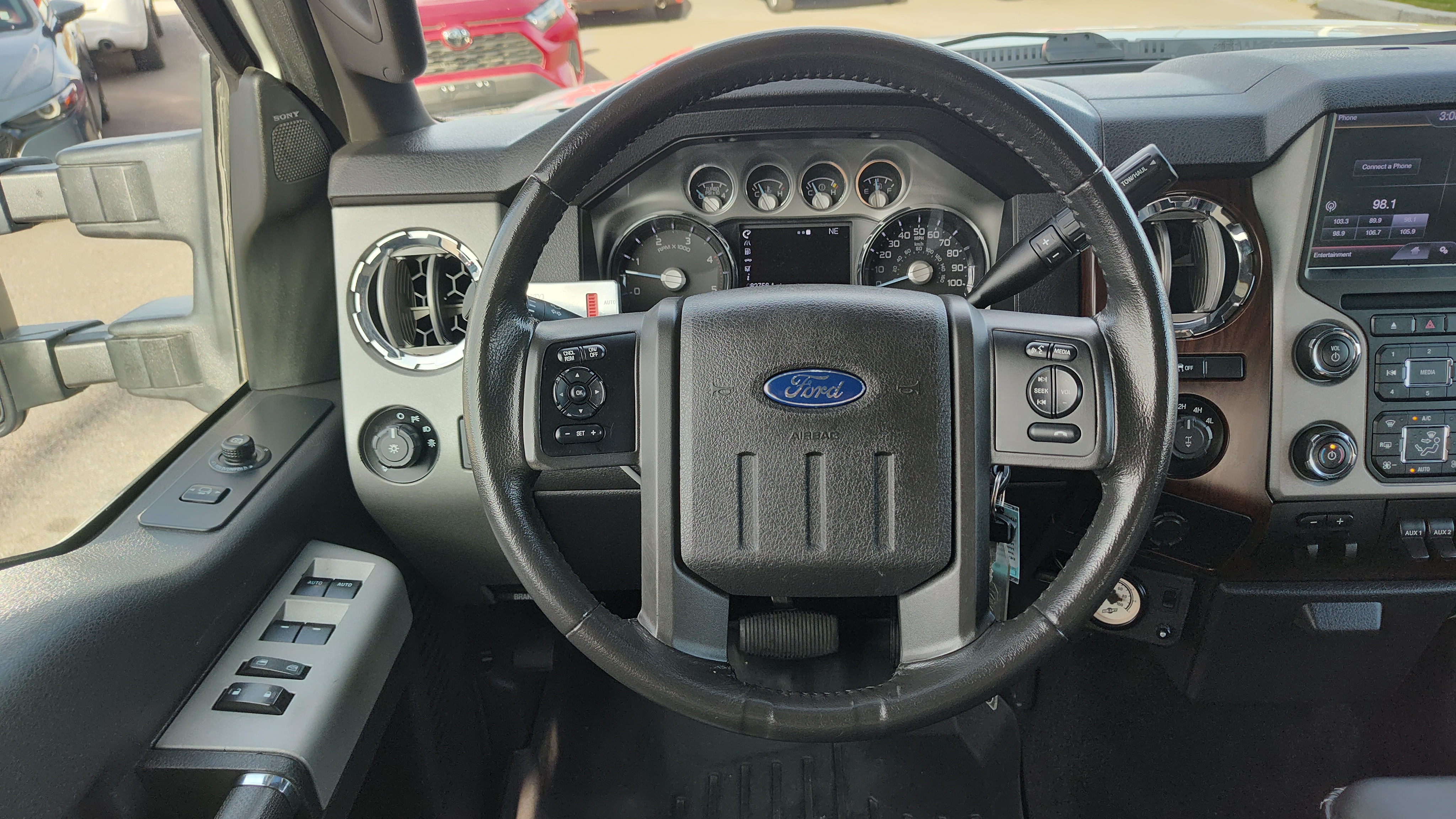 2013 Ford Super Duty F-250 SRW Lariat 4WD Crew Cab 156 15