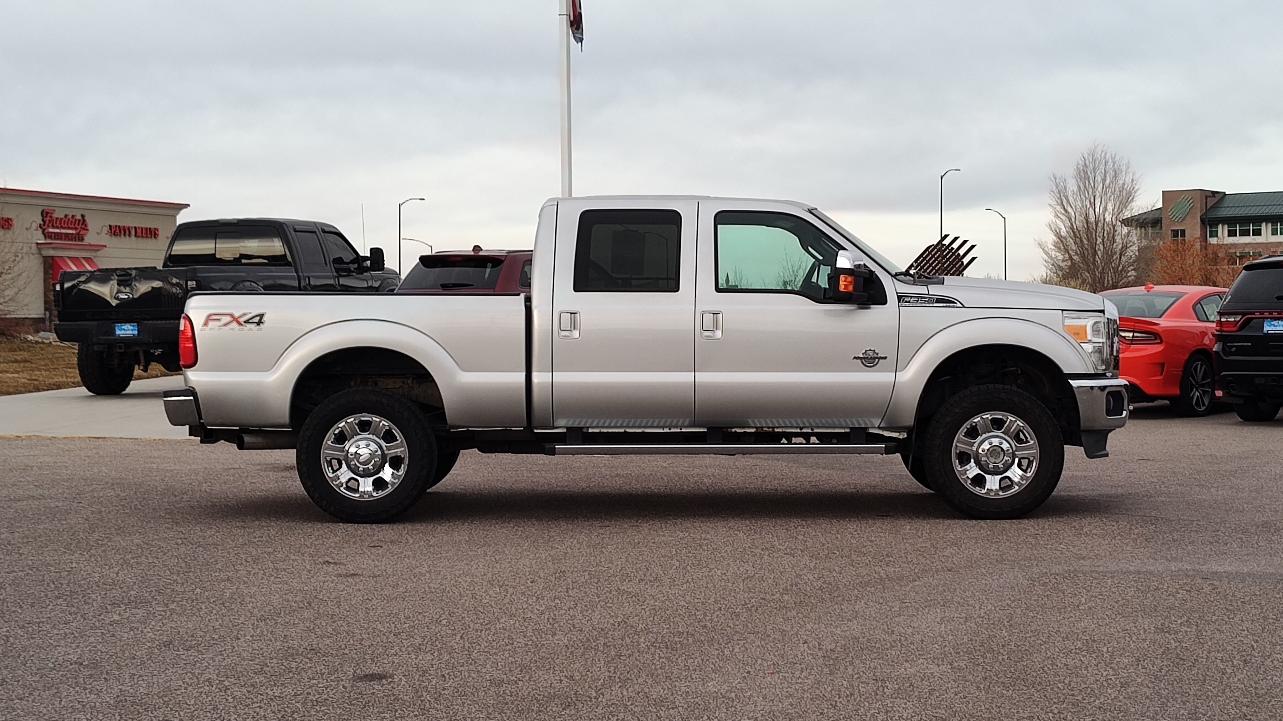 2013 Ford Super Duty F-350 SRW Lariat 4WD Crew Cab 156 24