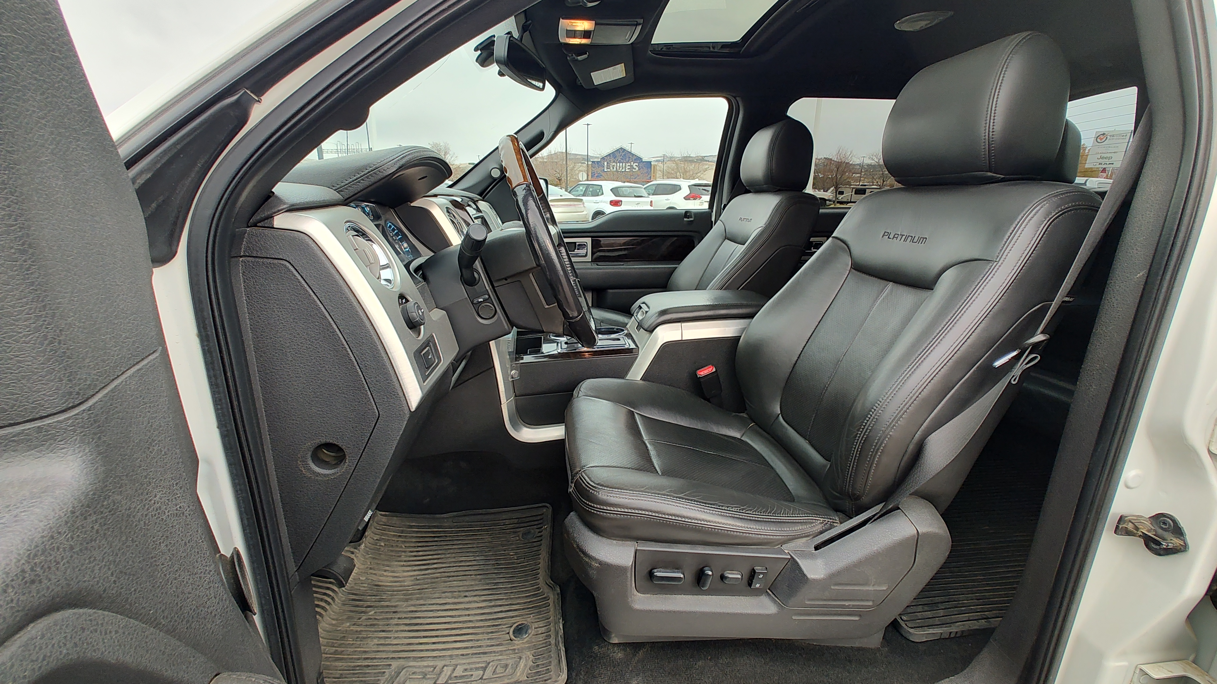 2013 Ford F-150 Platinum 4WD SuperCrew 145 10