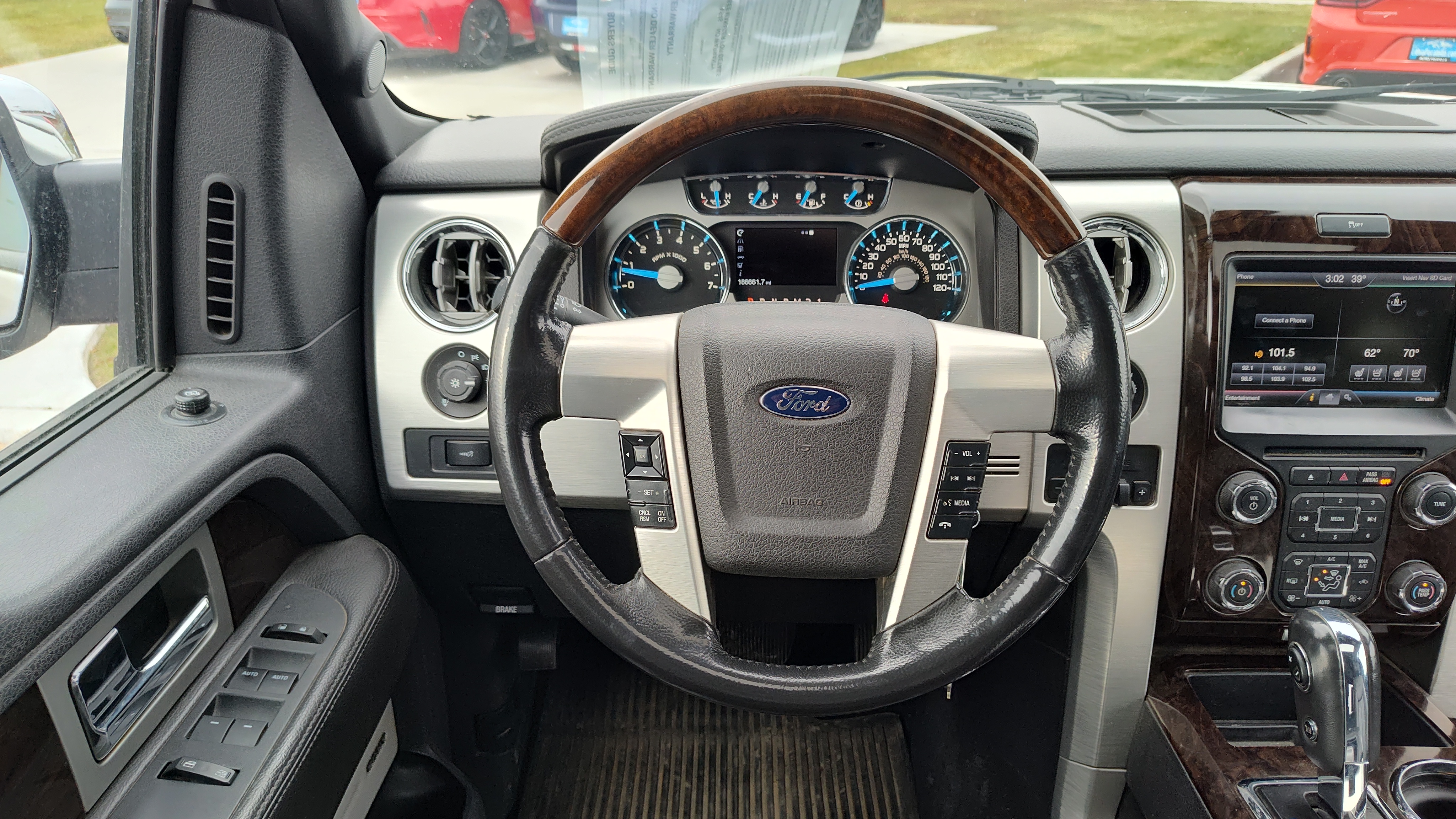 2013 Ford F-150 Platinum 4WD SuperCrew 145 14