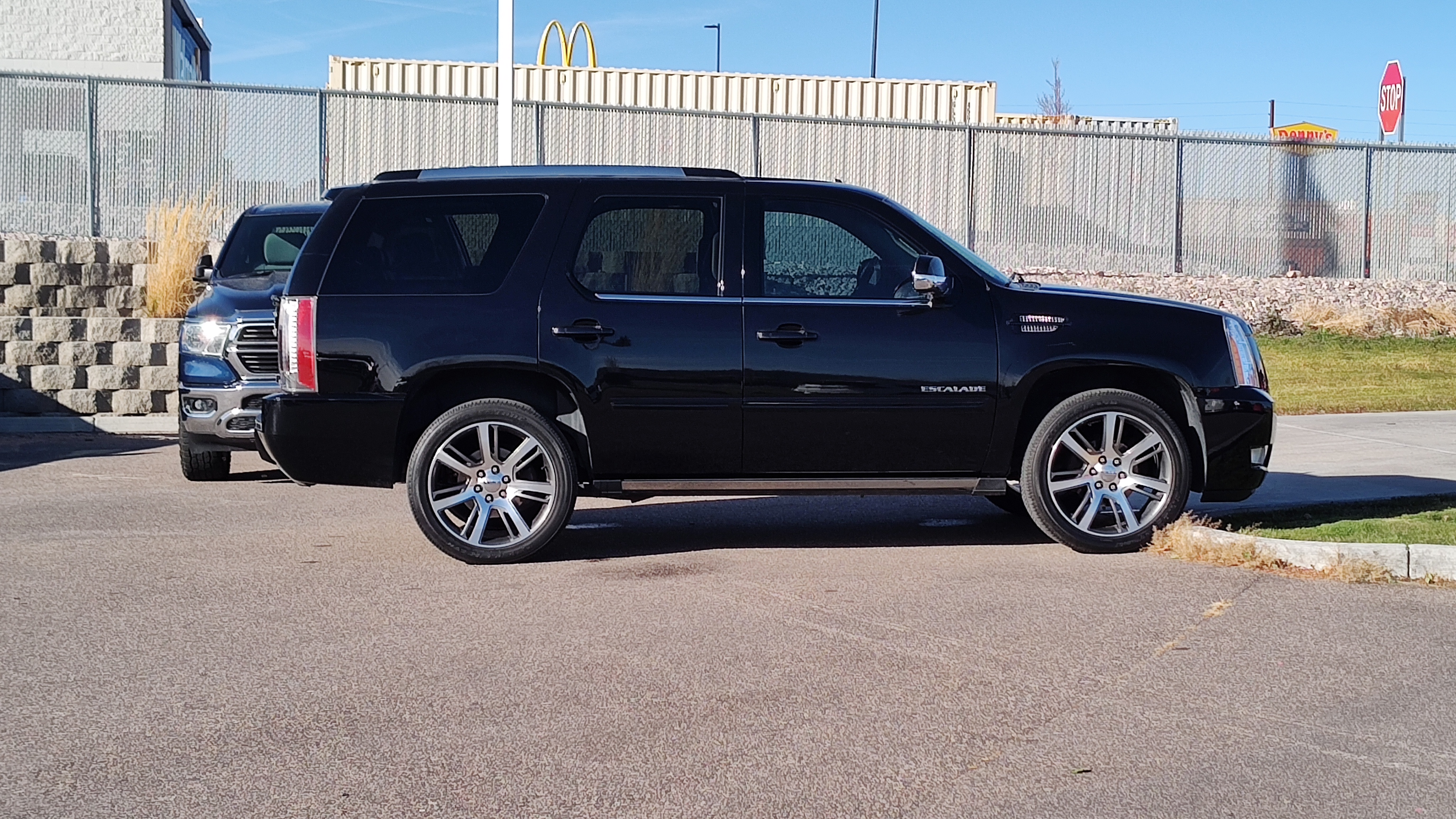 2013 Cadillac Escalade Premium 25