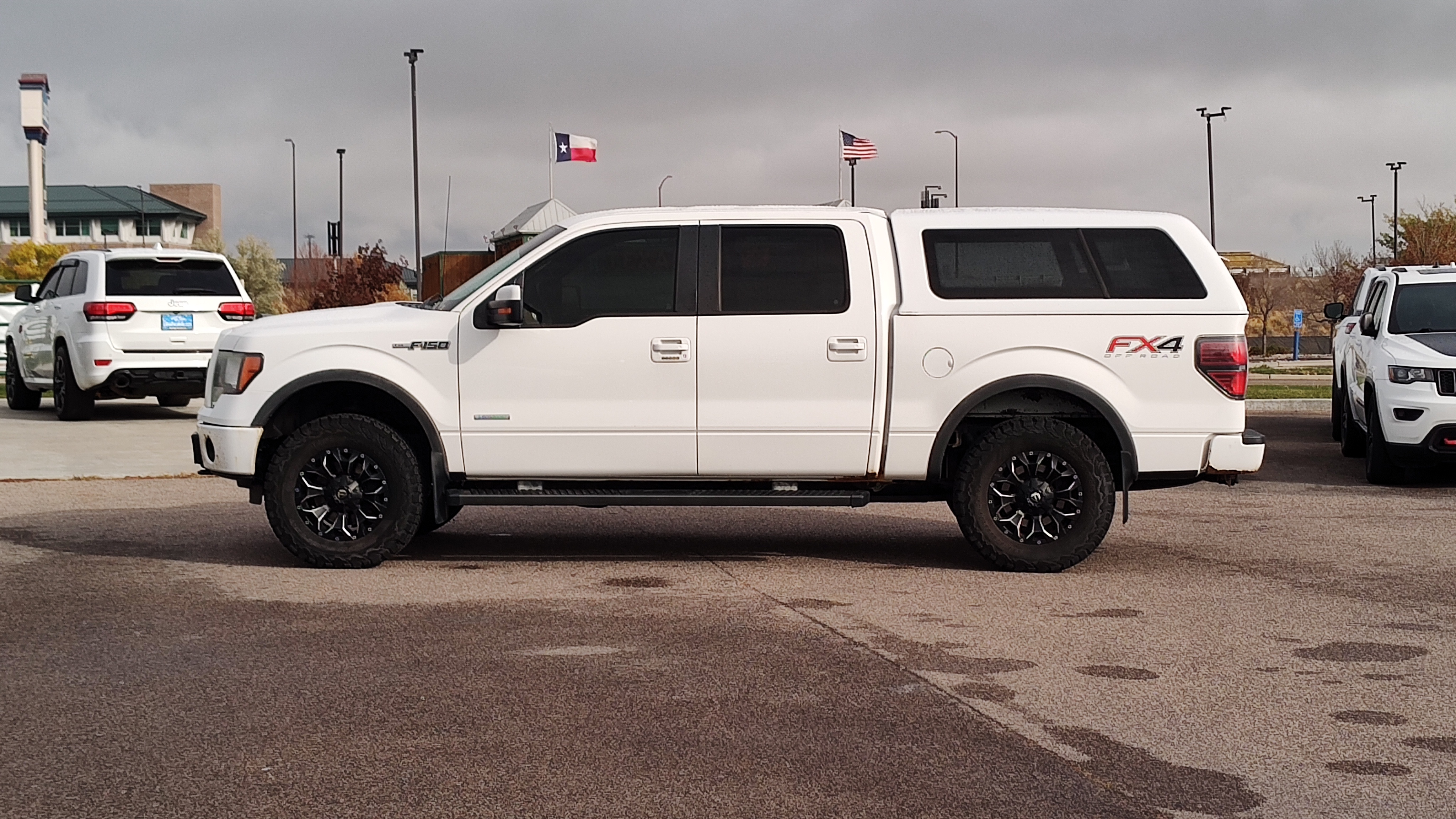 2014 Ford F-150 FX4 4WD SuperCrew 145 3