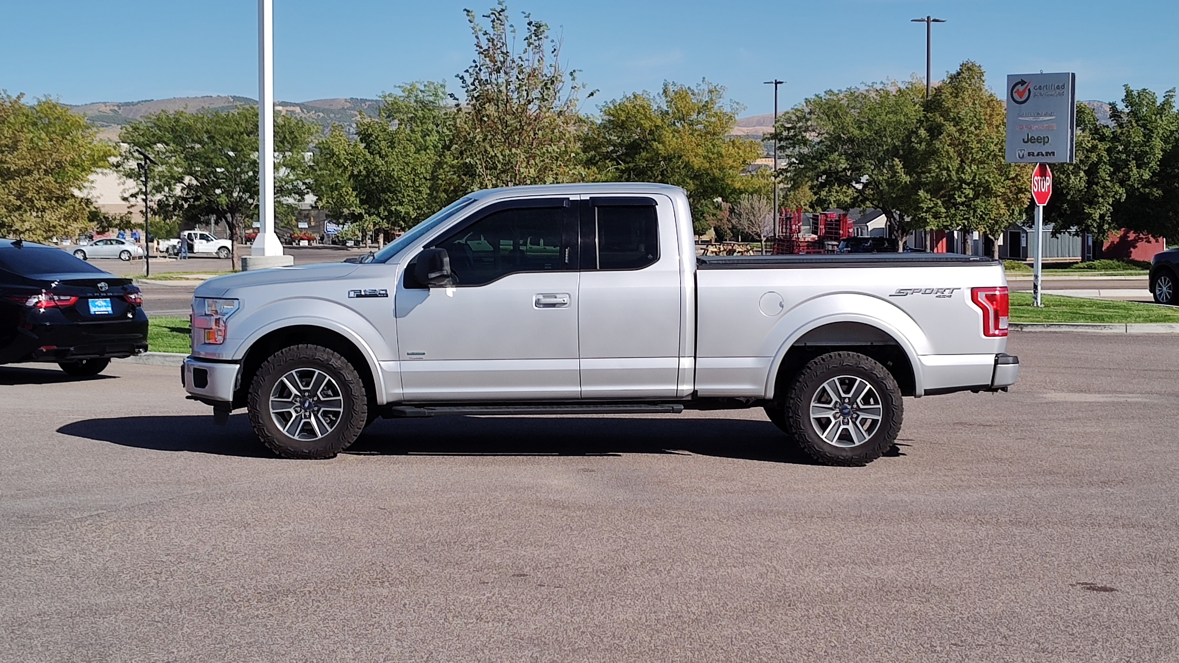 2015 Ford F-150 XLT 4WD SuperCab 145 3