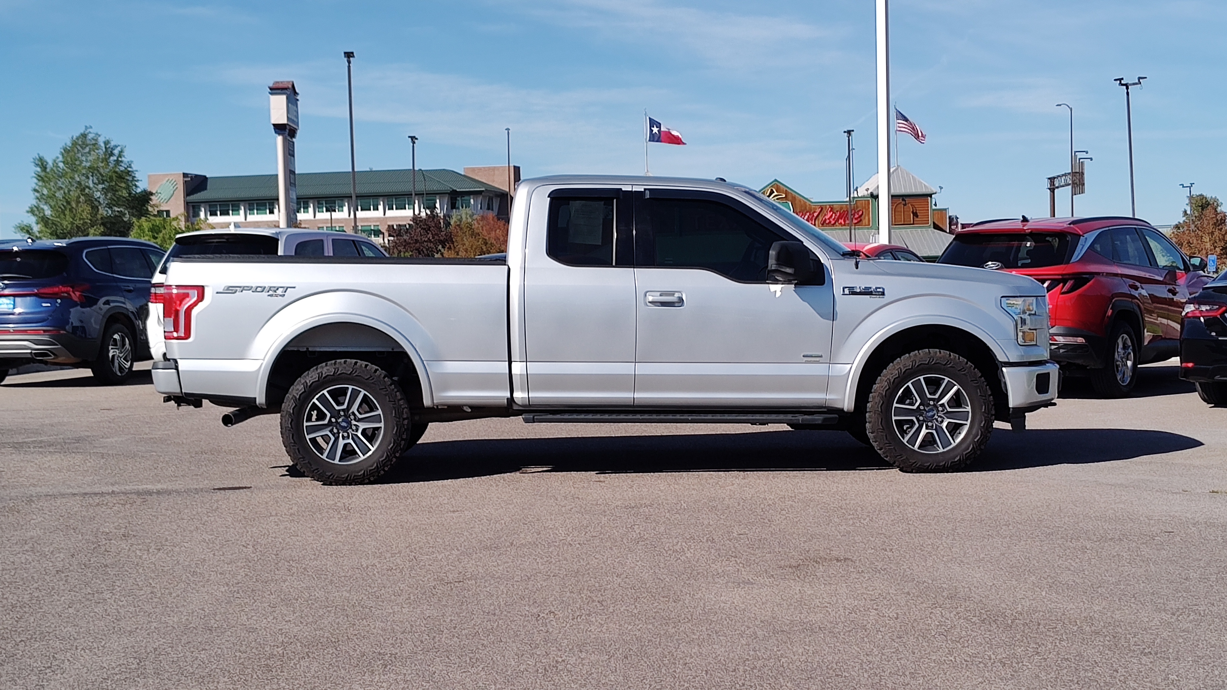 2015 Ford F-150 XLT 4WD SuperCab 145 27