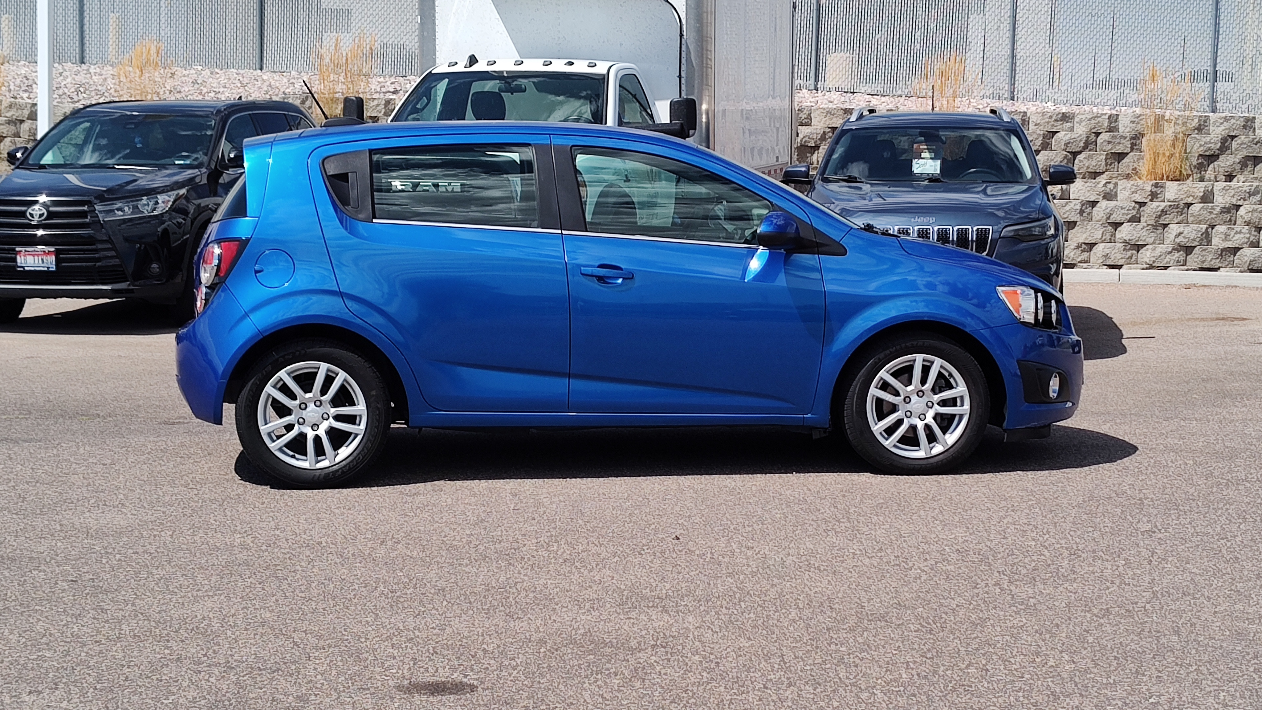 2016 Chevrolet Sonic LT 22