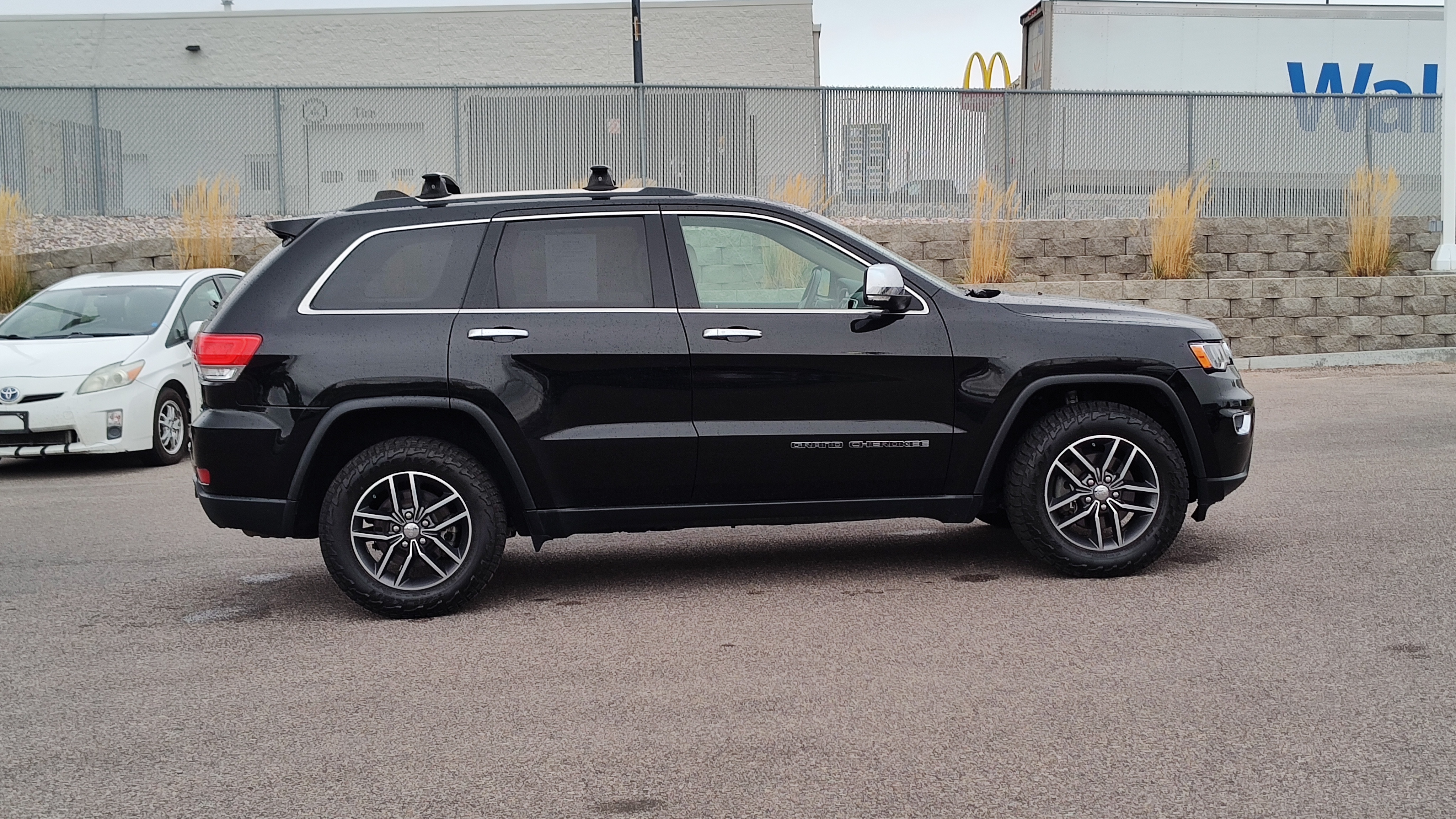 2017 Jeep Grand Cherokee Limited 22