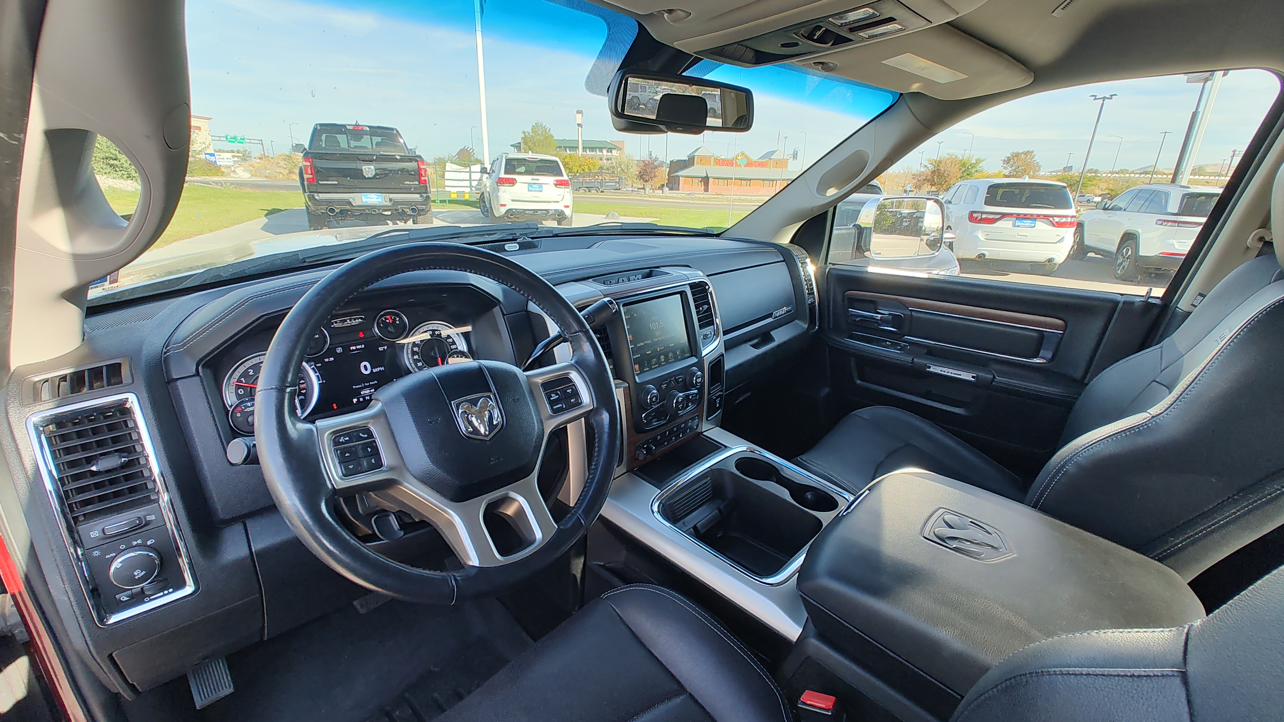 2017 Ram 2500 Laramie 4x4 Crew Cab 64 Box 2