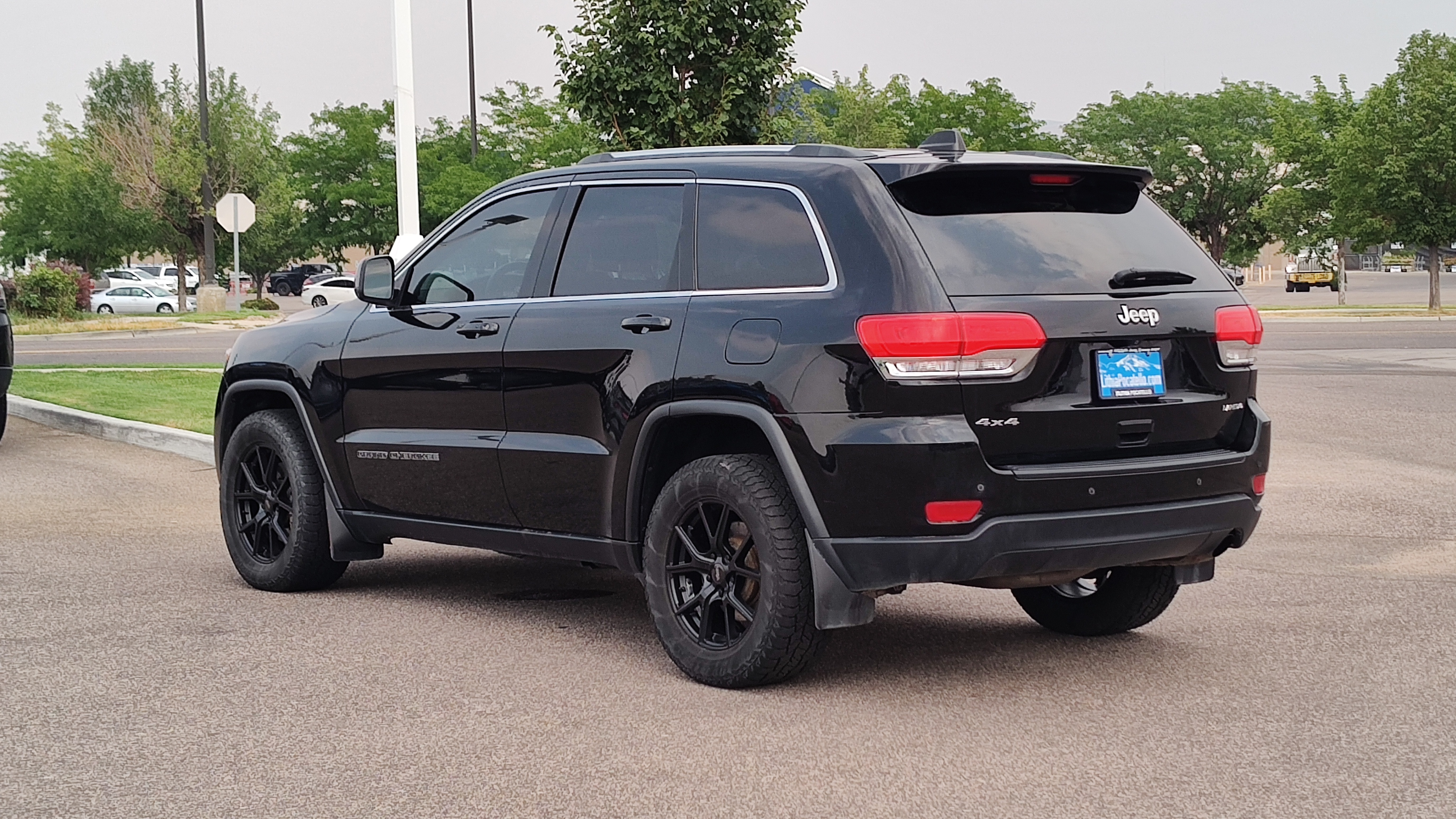 2018 Jeep Grand Cherokee Laredo E 4