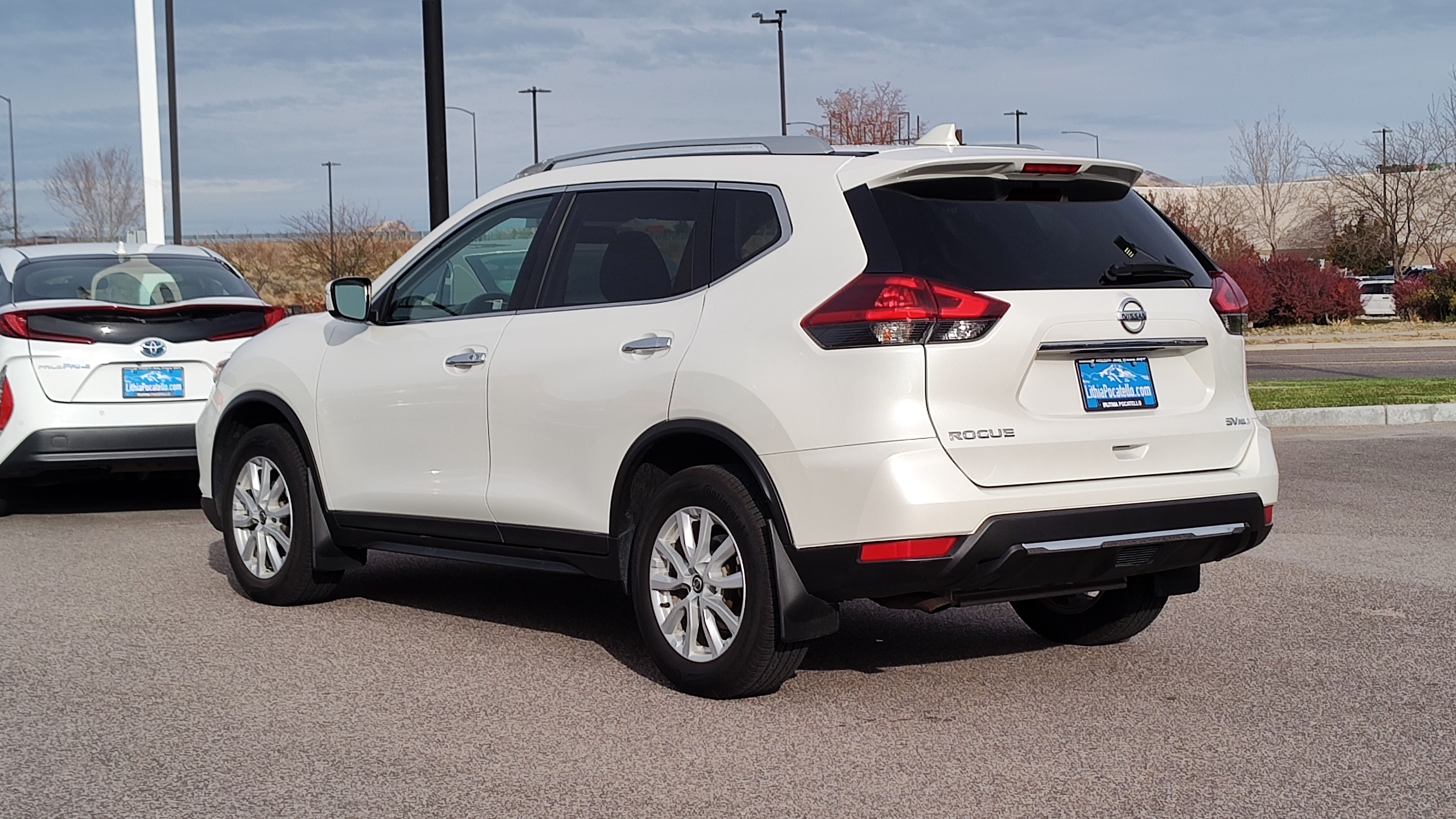 2018 Nissan Rogue SV 4