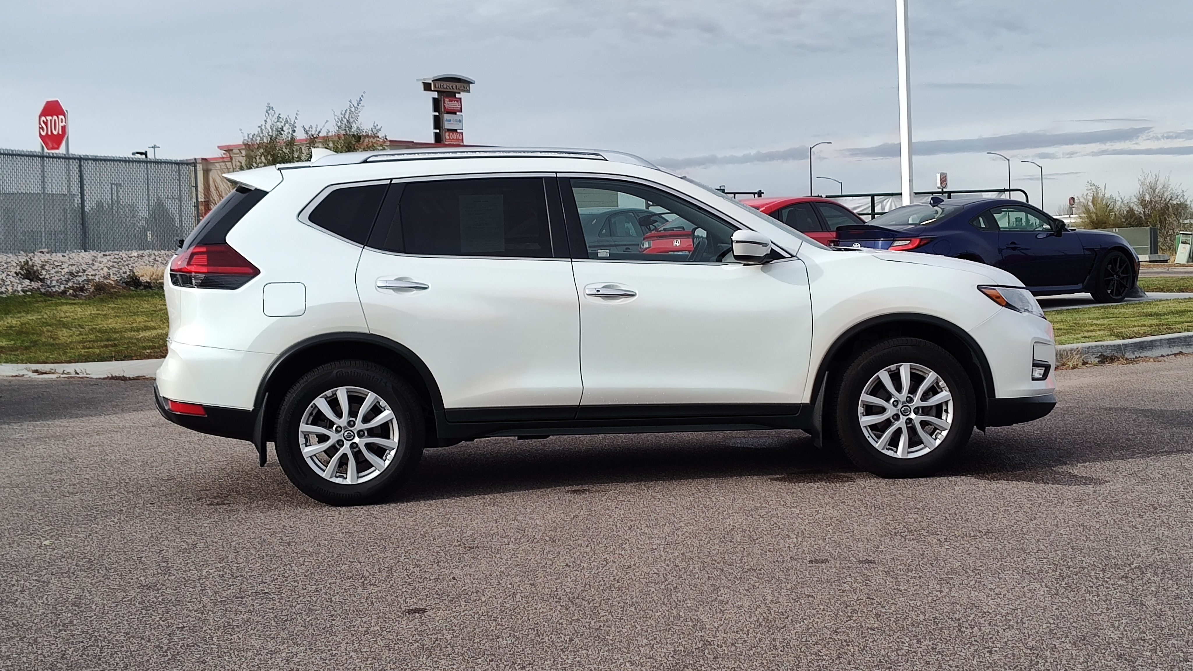 2018 Nissan Rogue SV 24