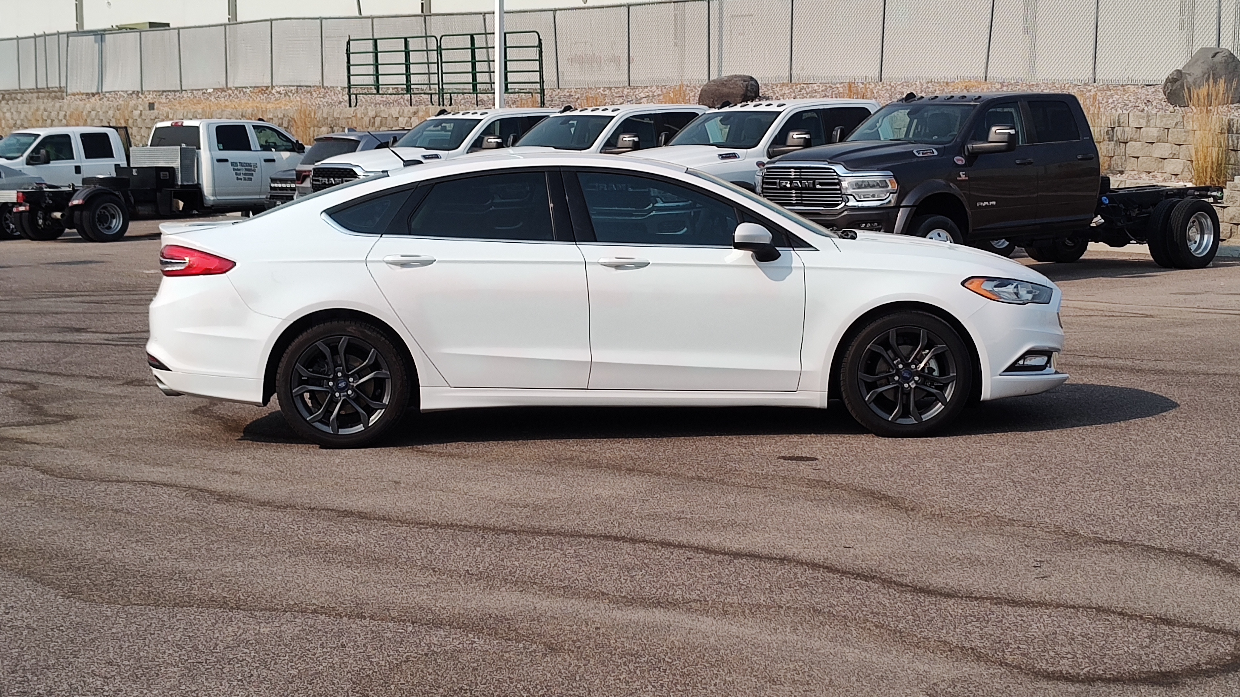 2018 Ford Fusion SE 24