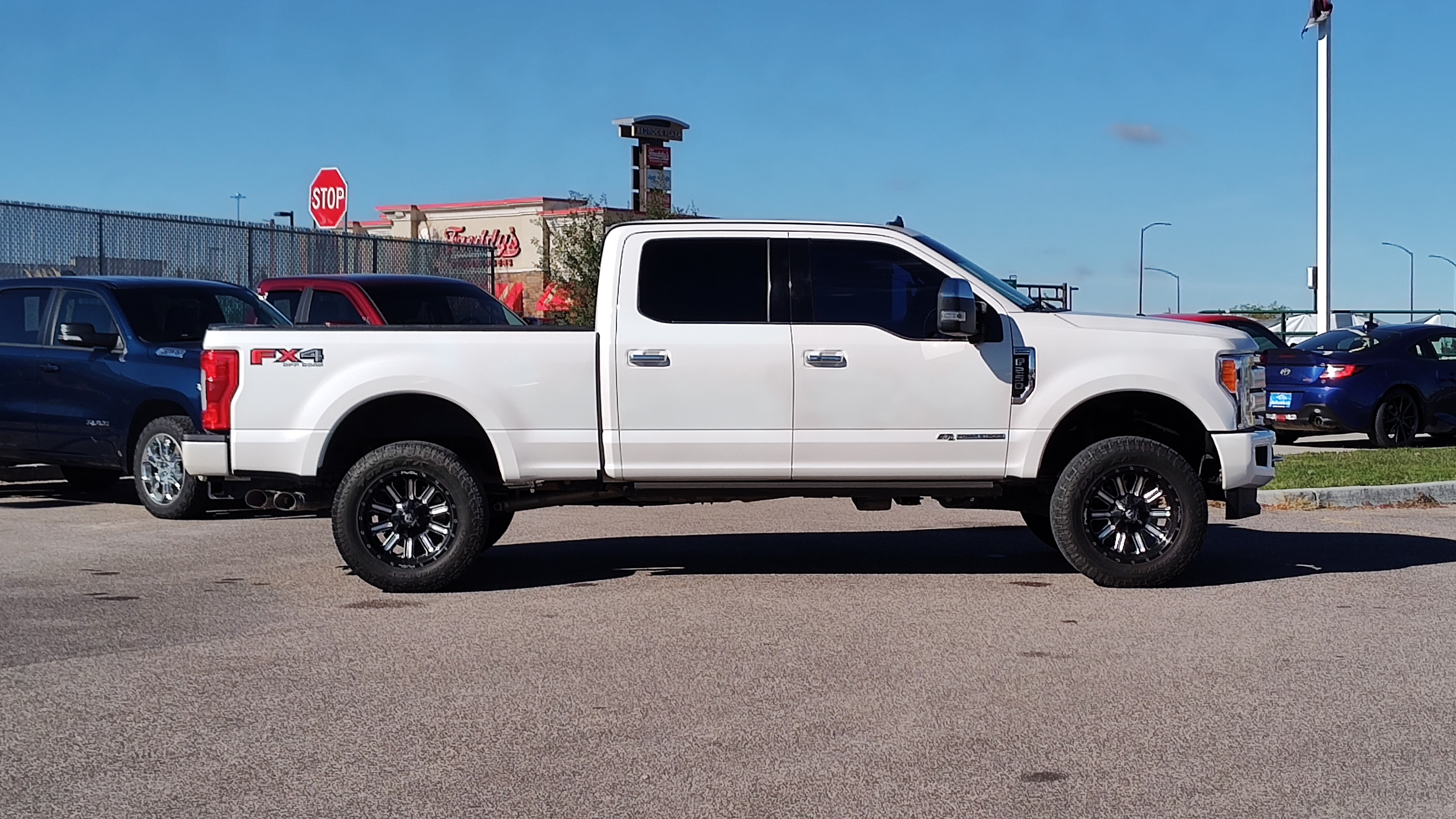 2019 Ford Super Duty F-250 SRW Platinum 4WD Crew Cab 6.75 Box 26