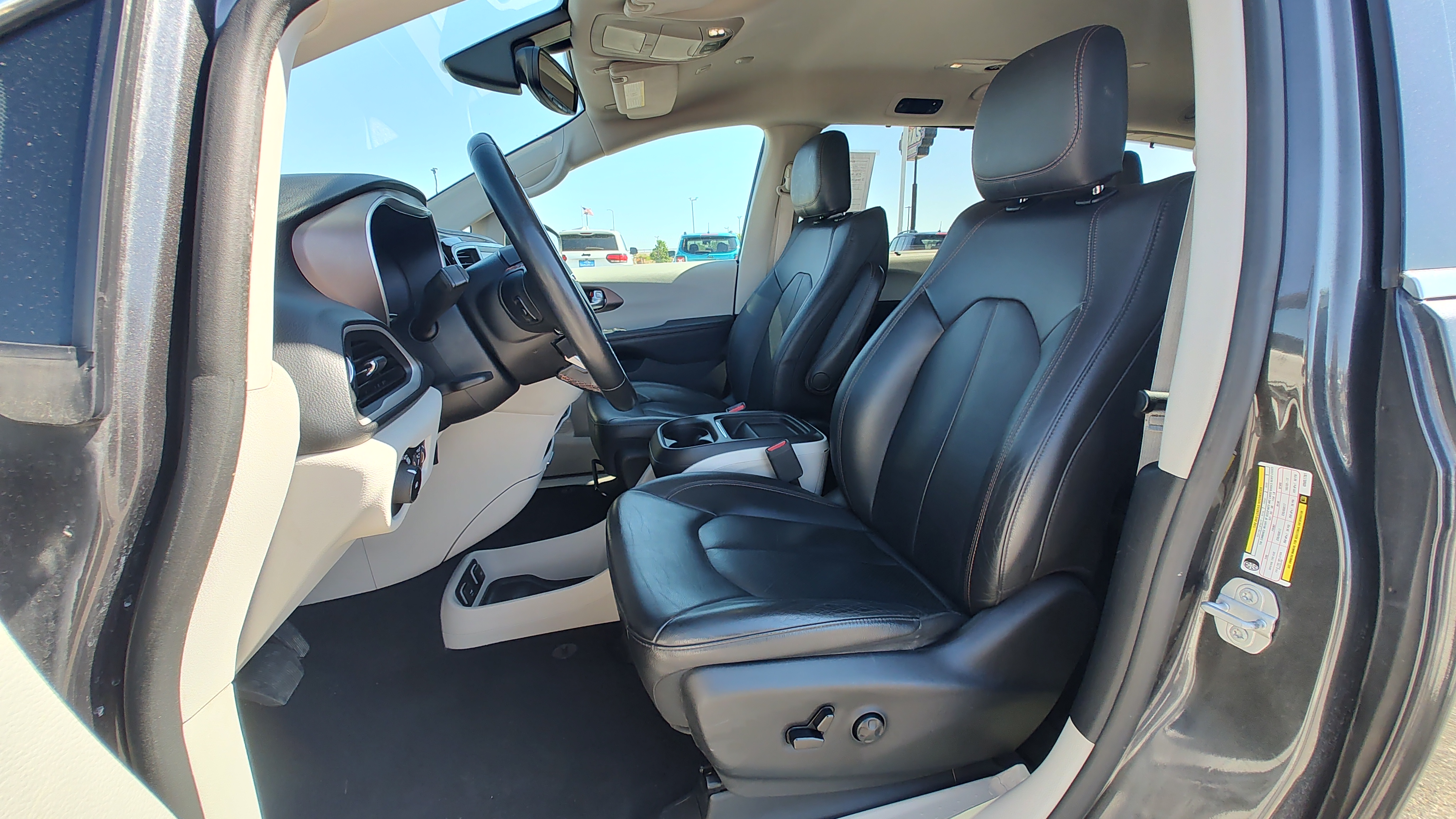 2019 Chrysler Pacifica Touring L 11