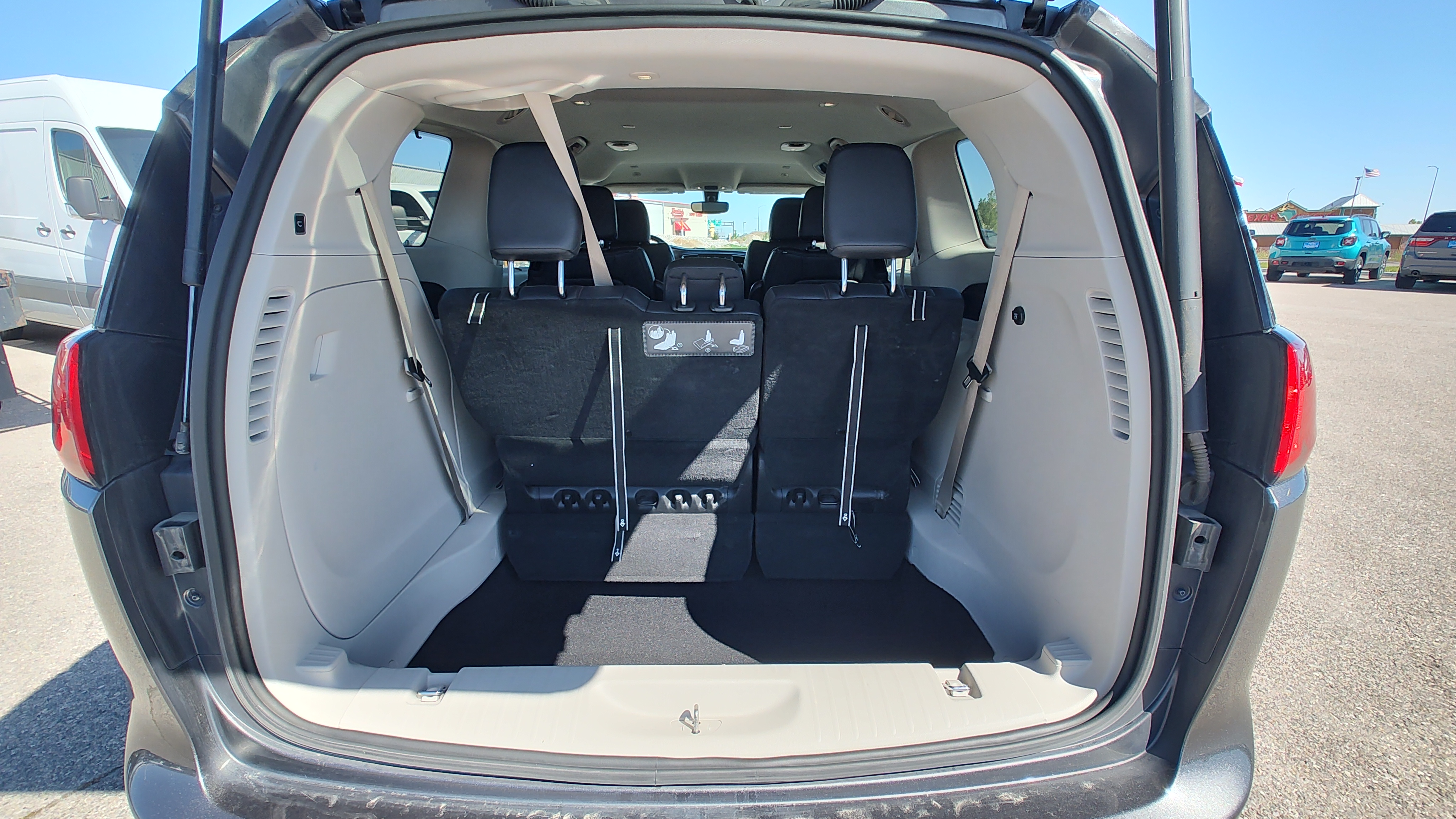 2019 Chrysler Pacifica Touring L 19