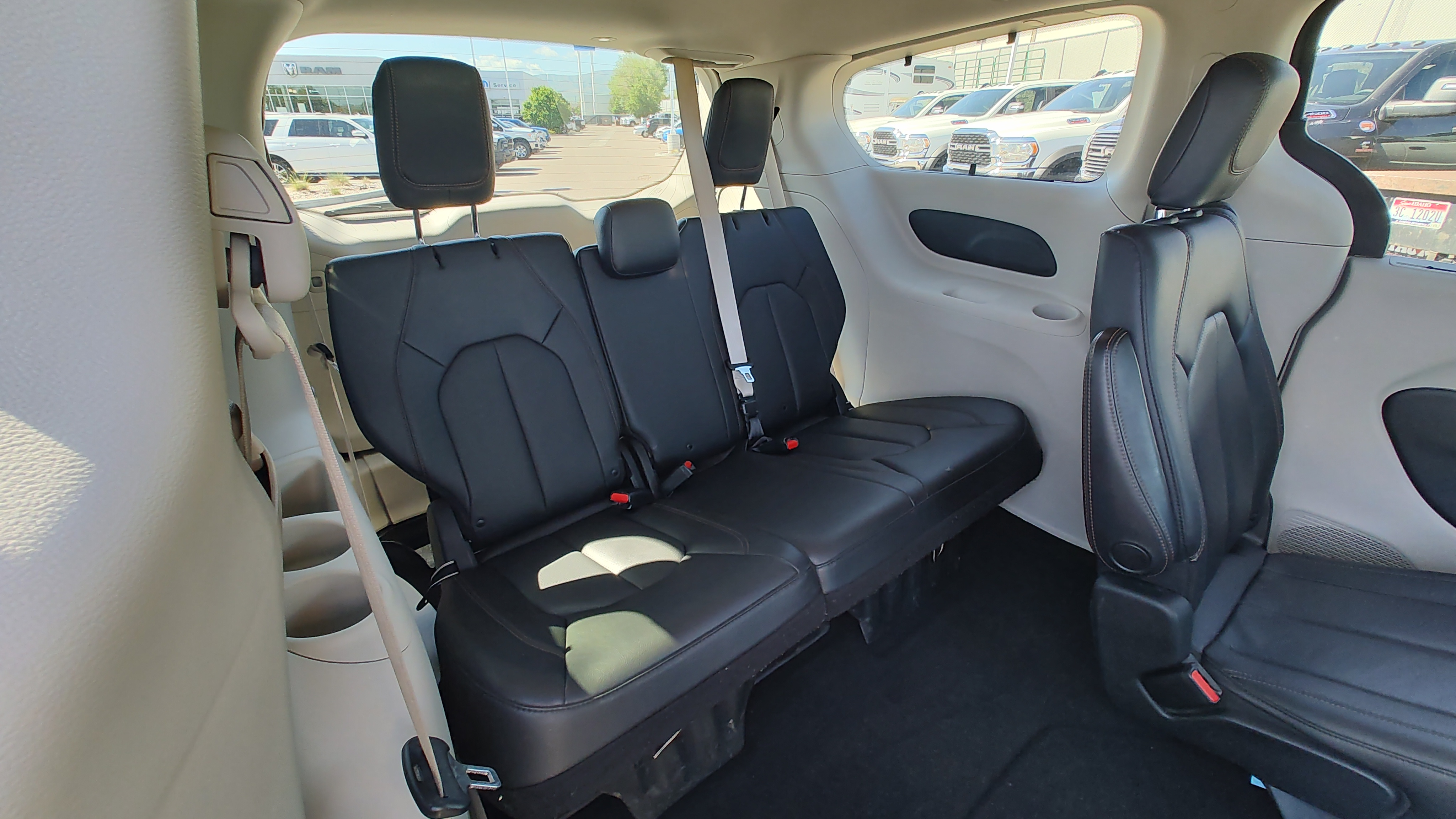 2019 Chrysler Pacifica Touring L 23