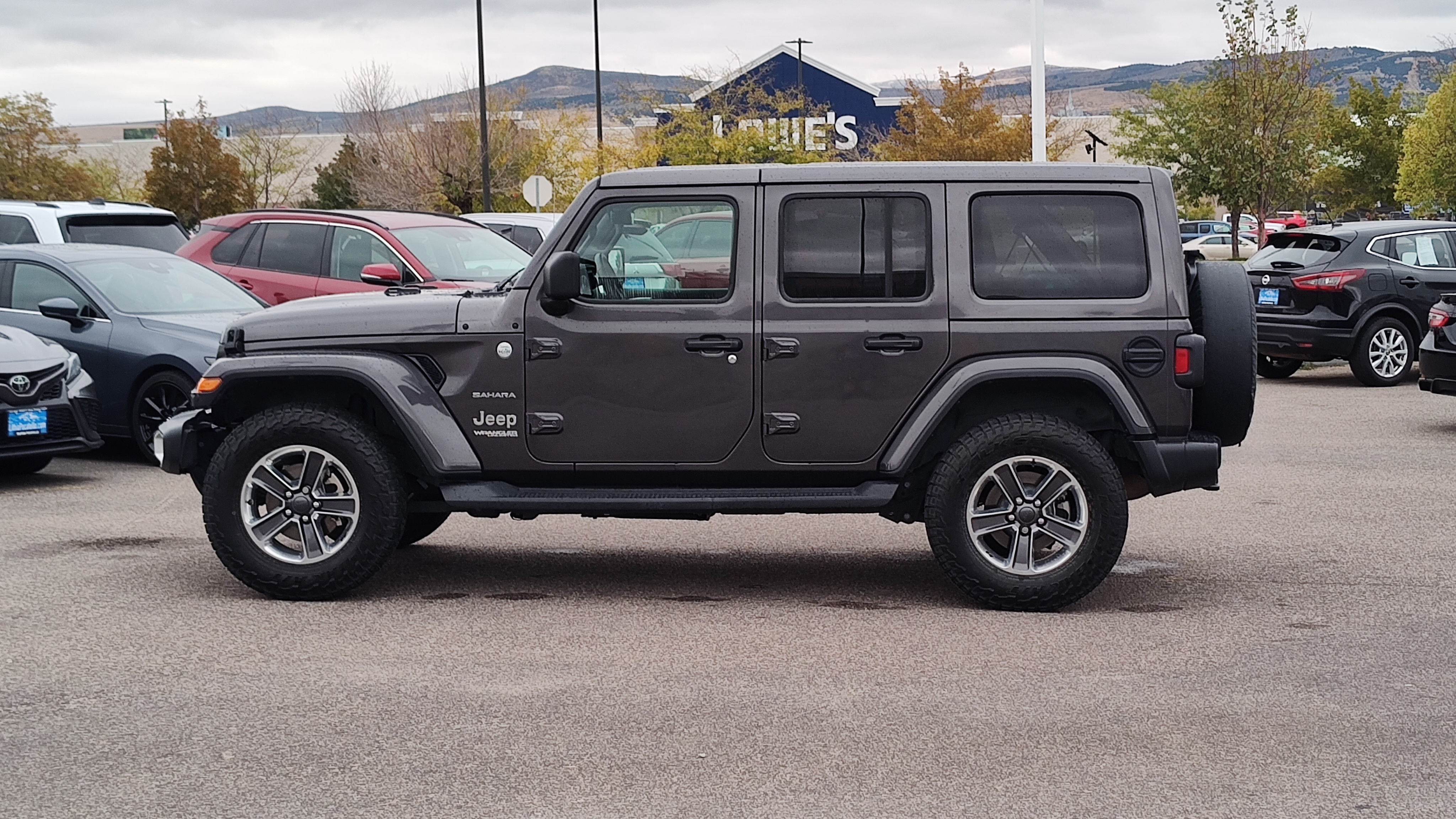 2020 Jeep Wrangler Unlimited Sahara 3