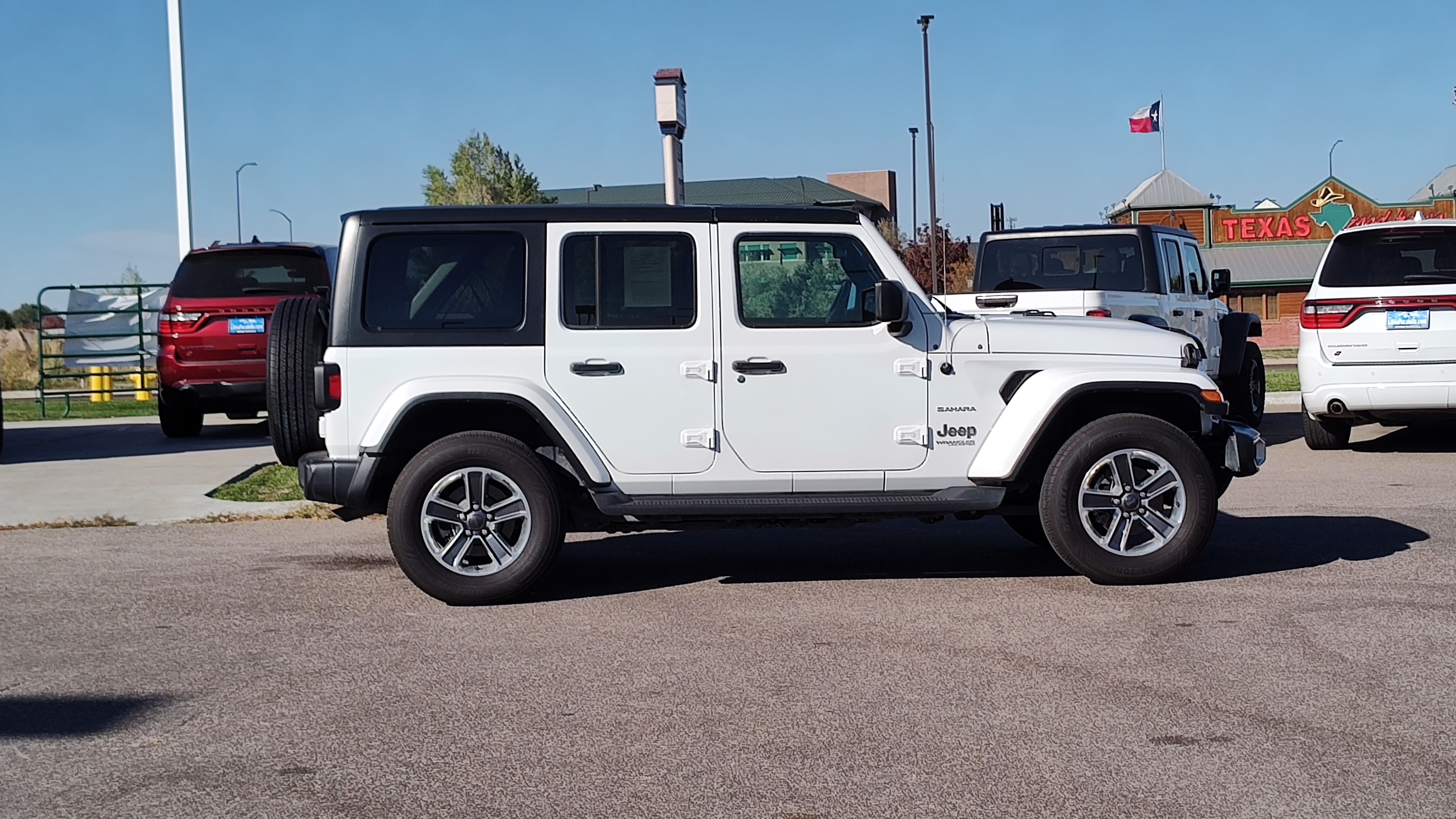 2020 Jeep Wrangler Unlimited Sahara 23