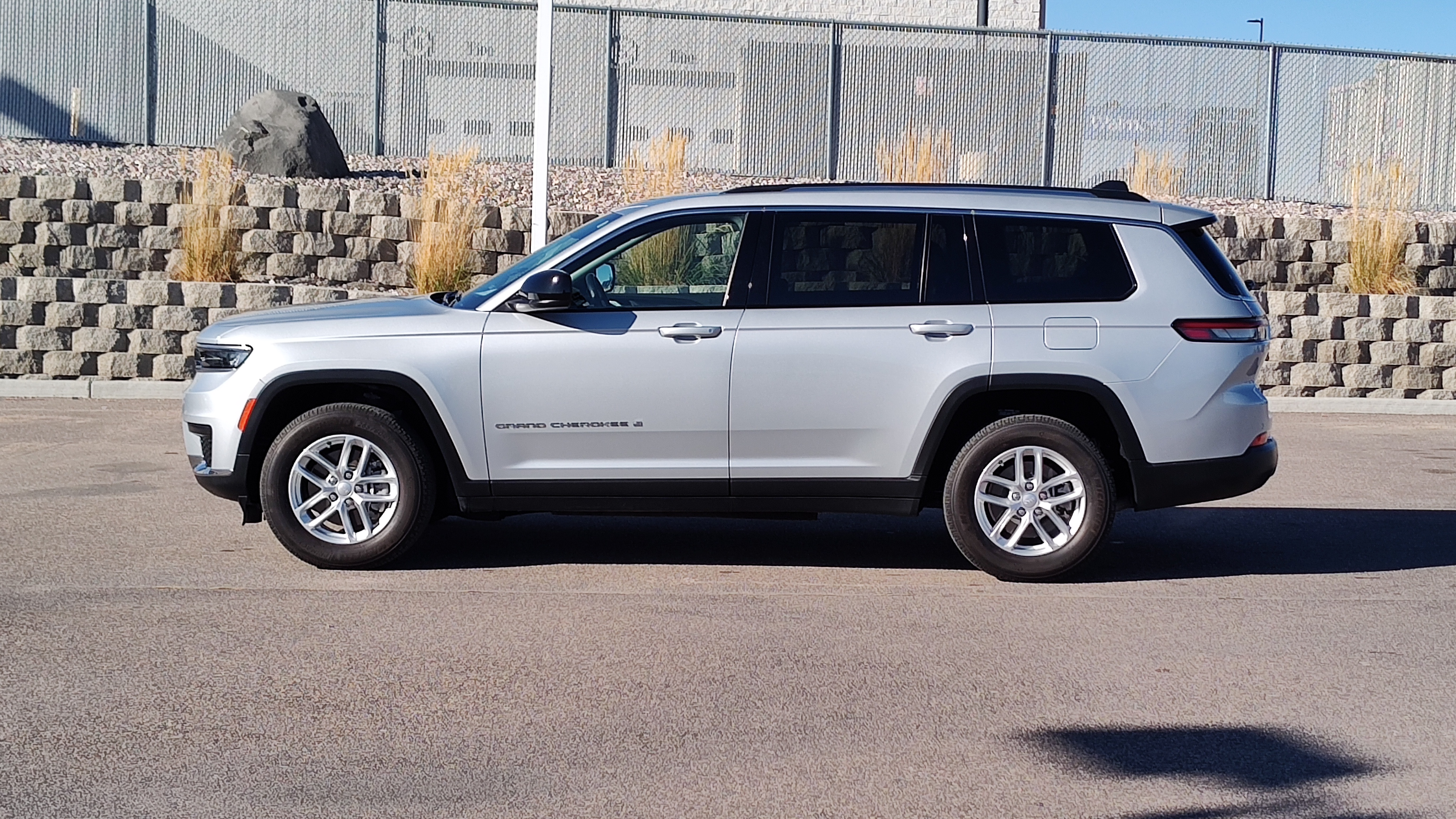 2021 Jeep Grand Cherokee L Laredo 3