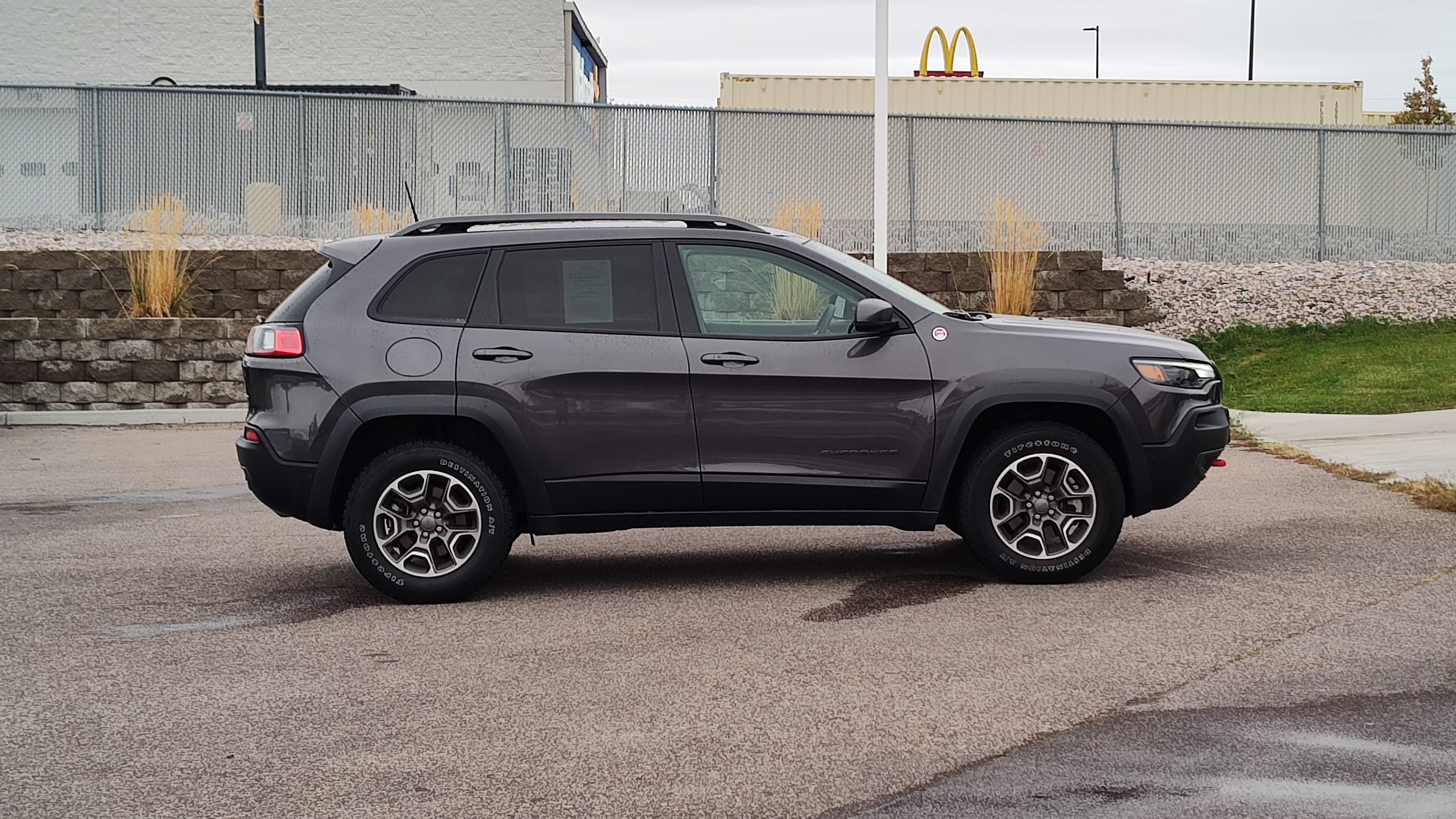 2021 Jeep Cherokee Trailhawk 25