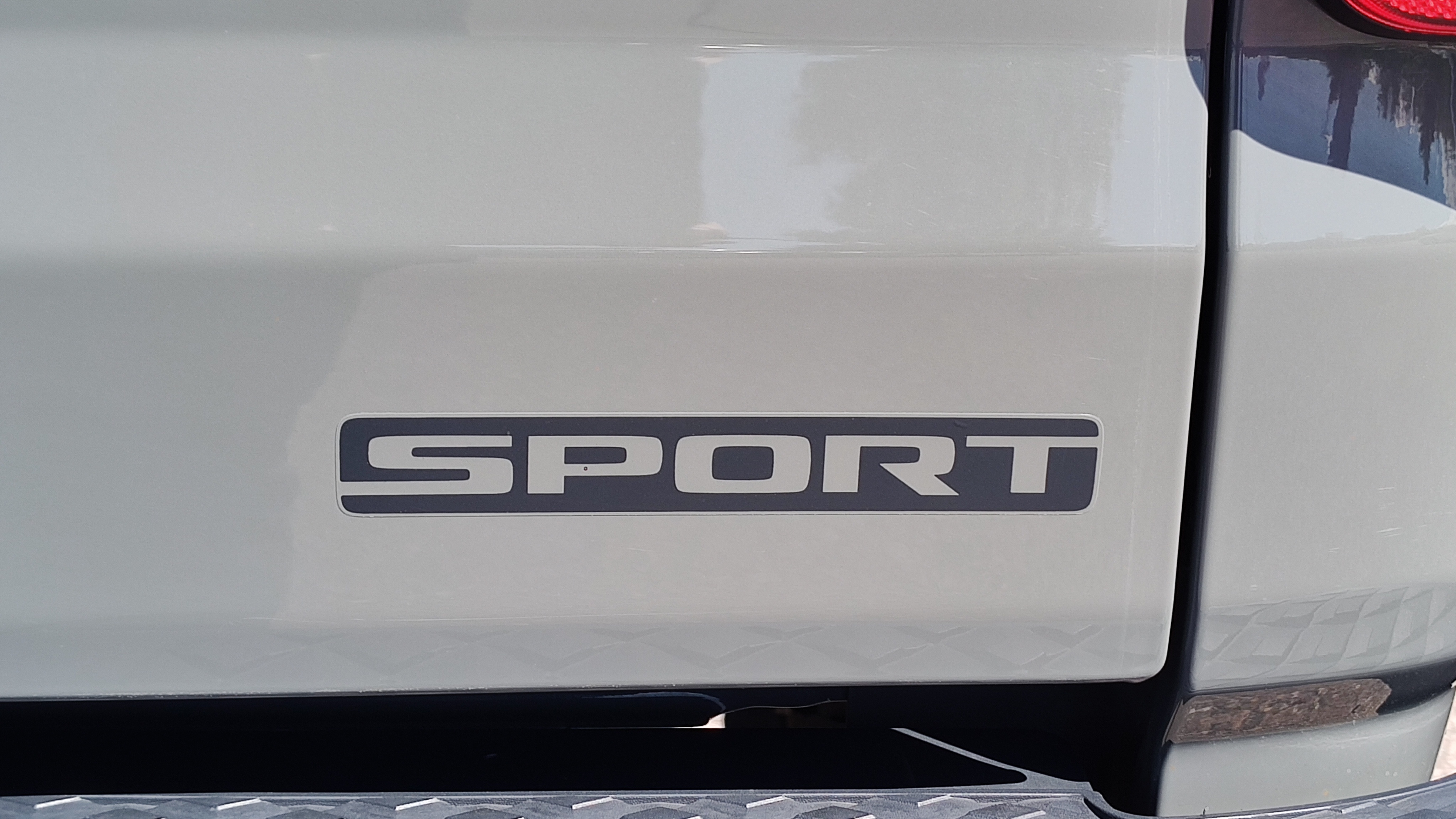 2021 Jeep Gladiator Sport S 4x4 23