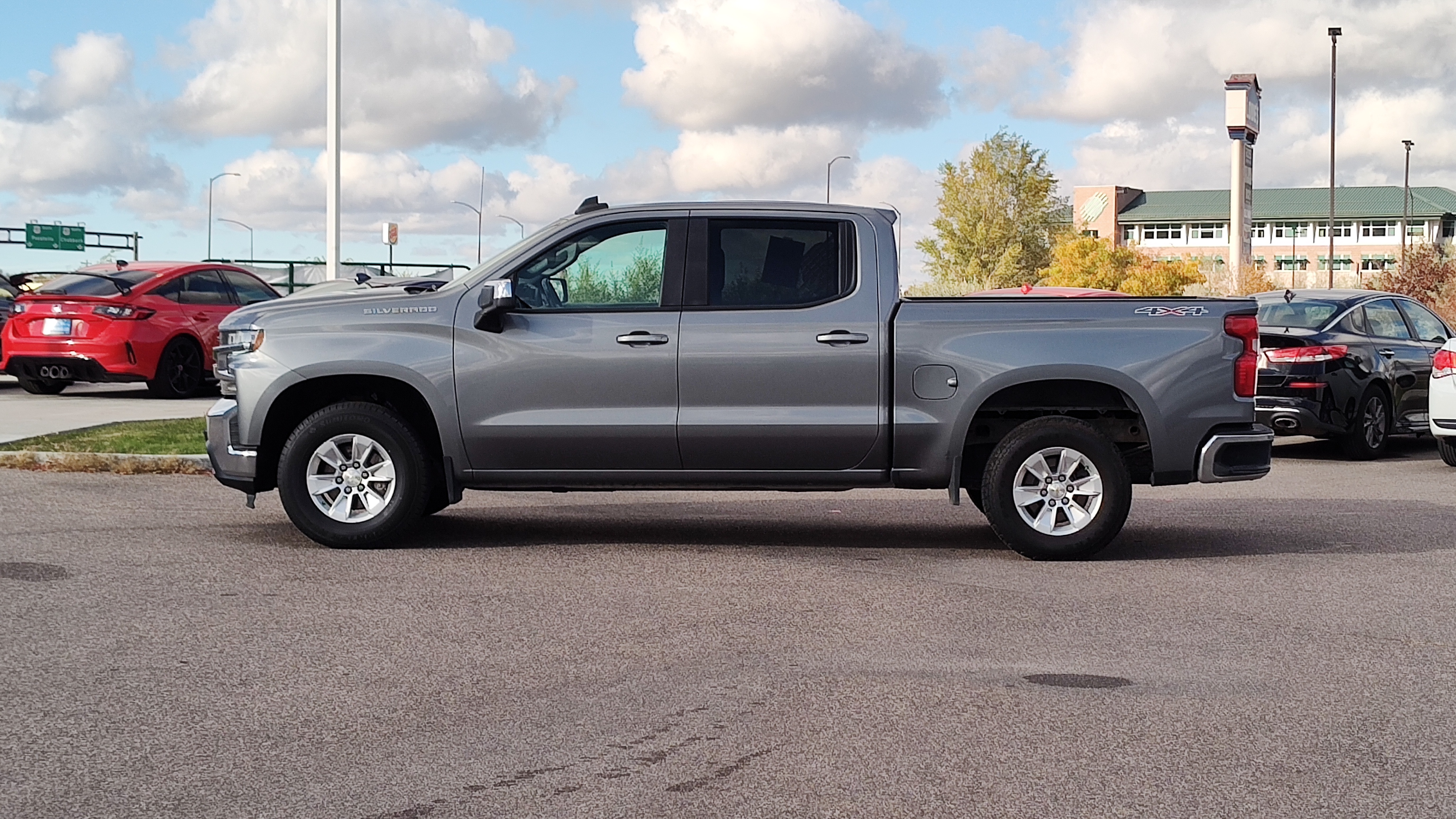 2021 Chevrolet Silverado 1500 LT 4WD Crew Cab 147 3