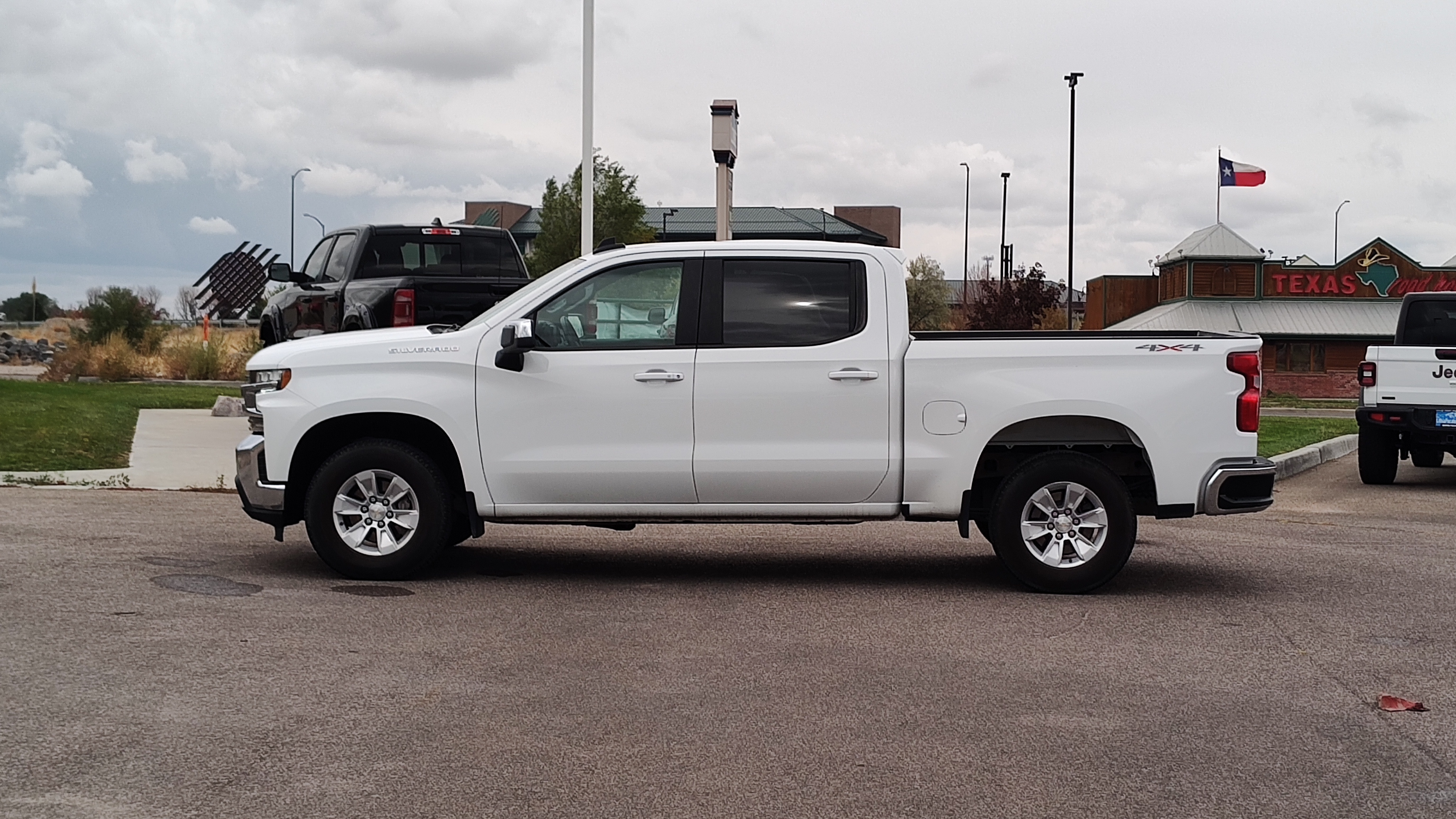 2021 Chevrolet Silverado 1500 LT 4WD Crew Cab 147 3