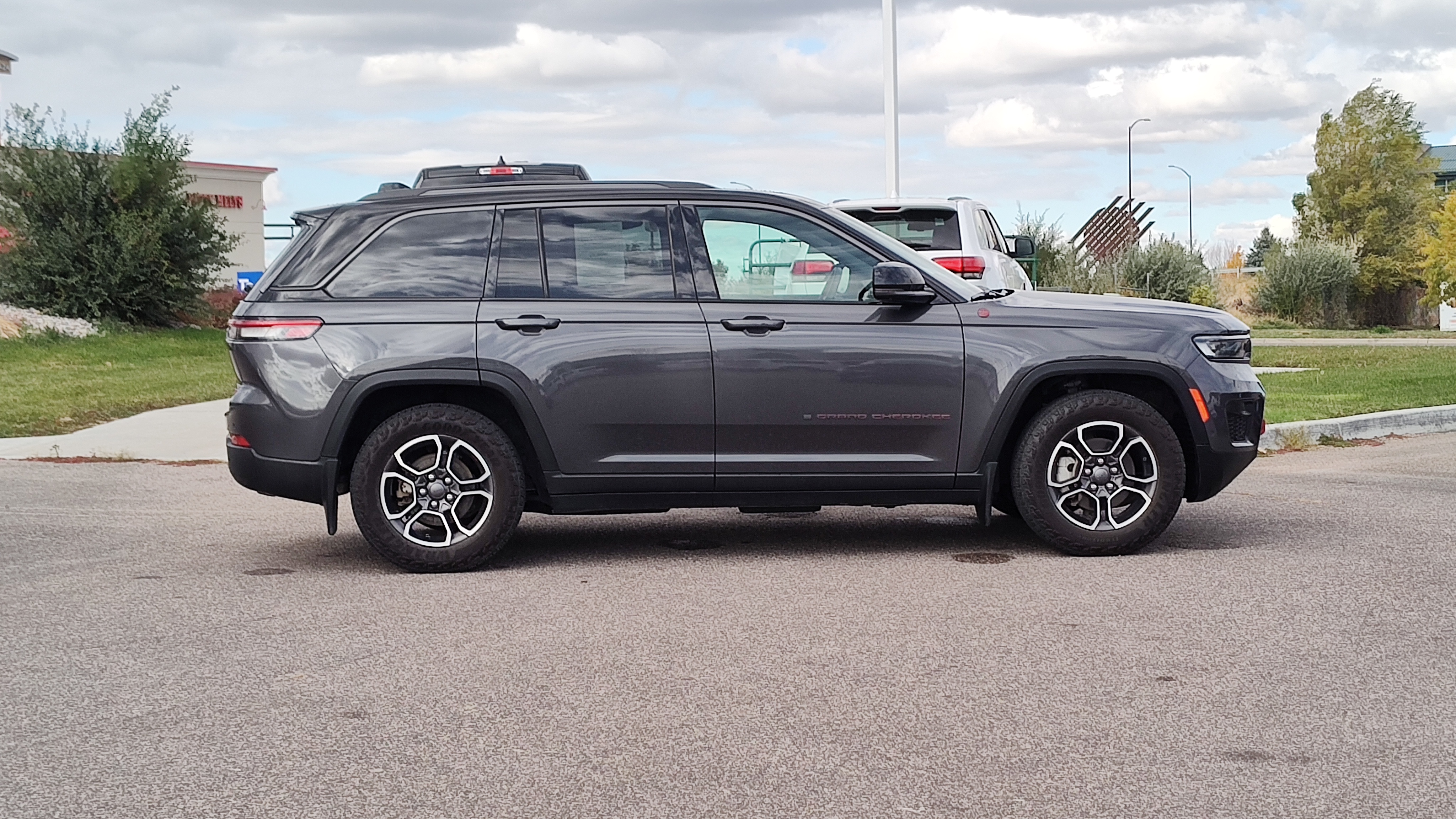 2022 Jeep Grand Cherokee Trailhawk 28