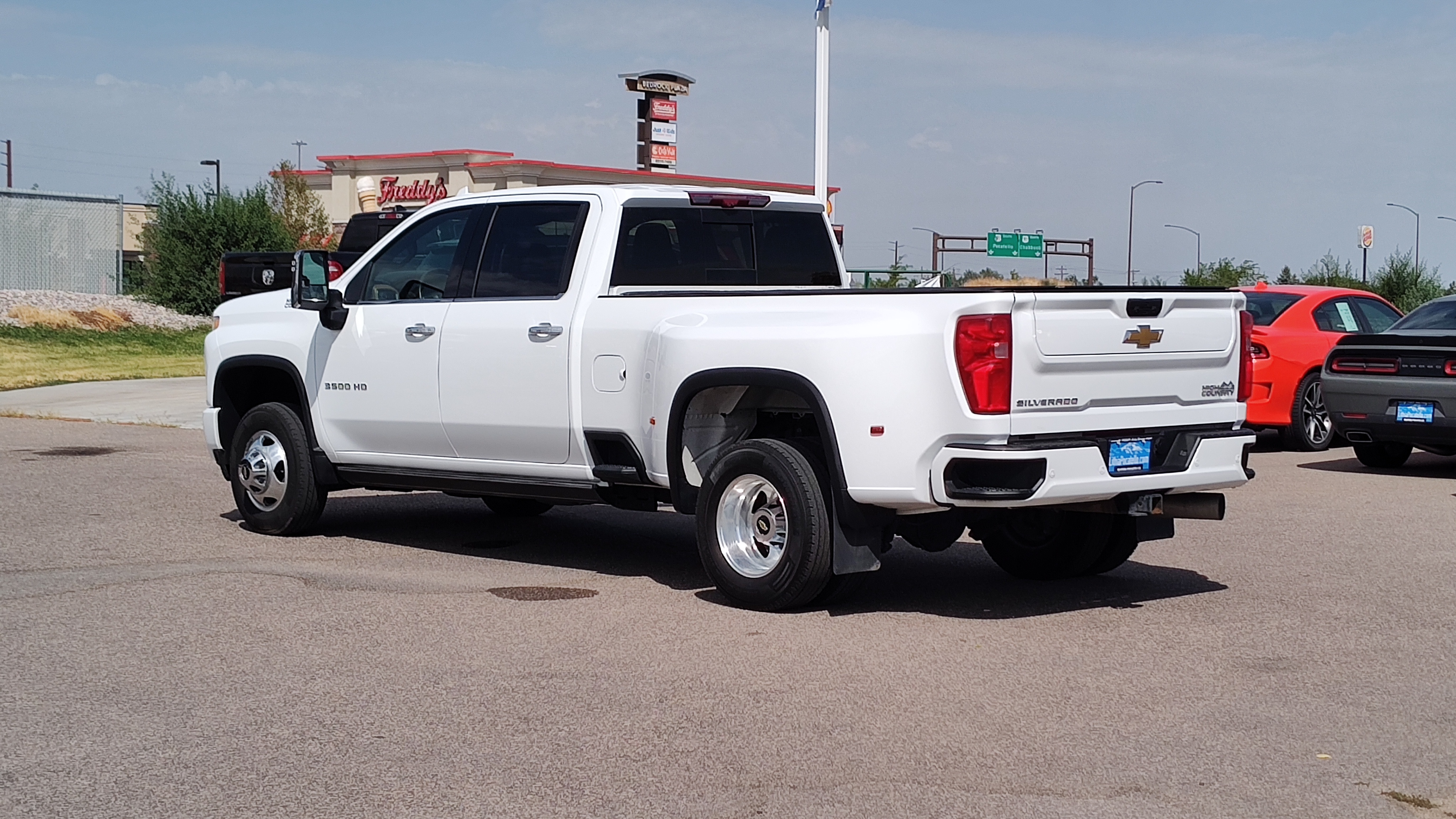 2022 Chevrolet Silverado 3500HD High Country 4WD Crew Cab 172 4