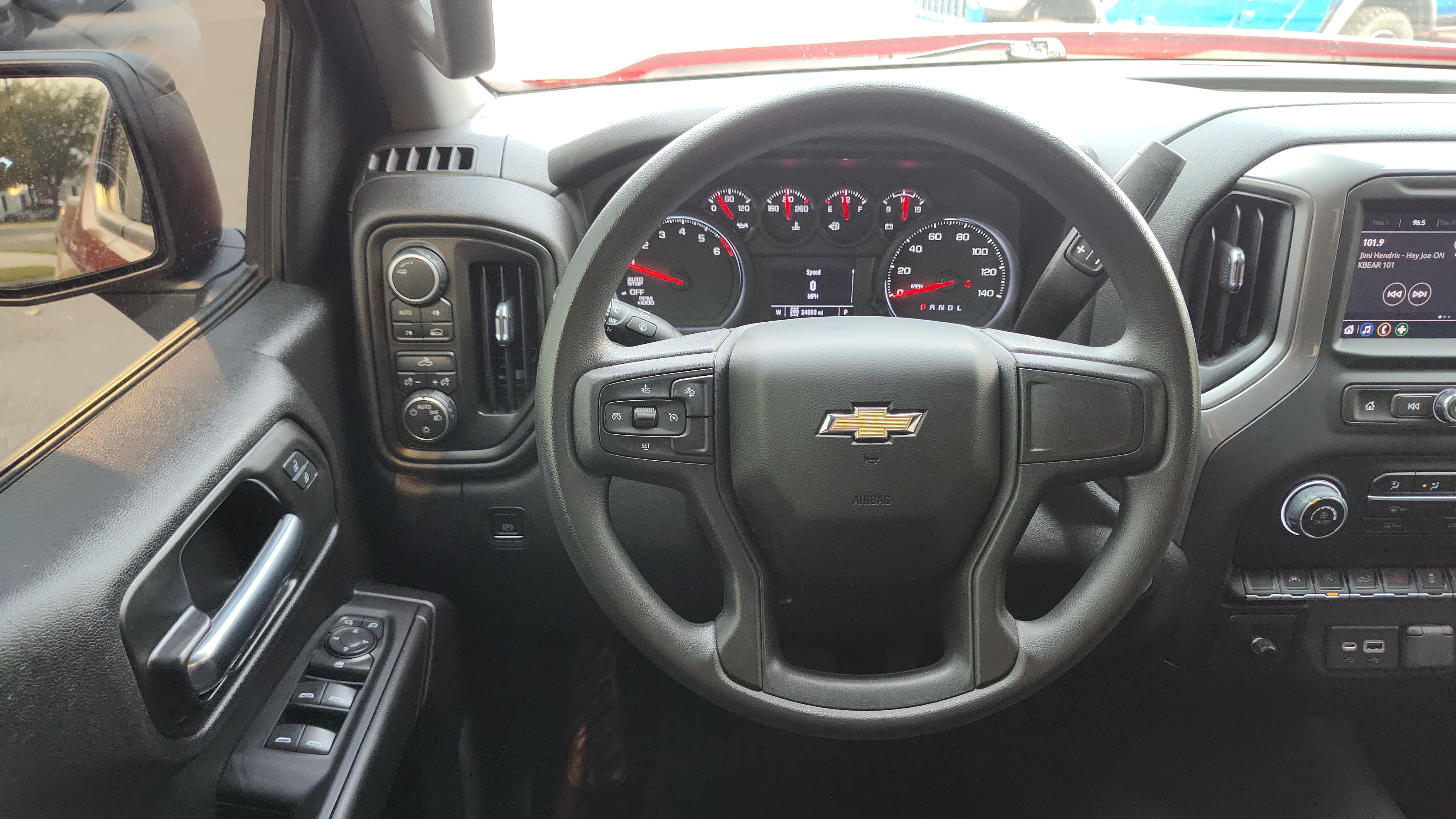 2022 Chevrolet Silverado 1500 Custom 4WD Crew Cab 147 15