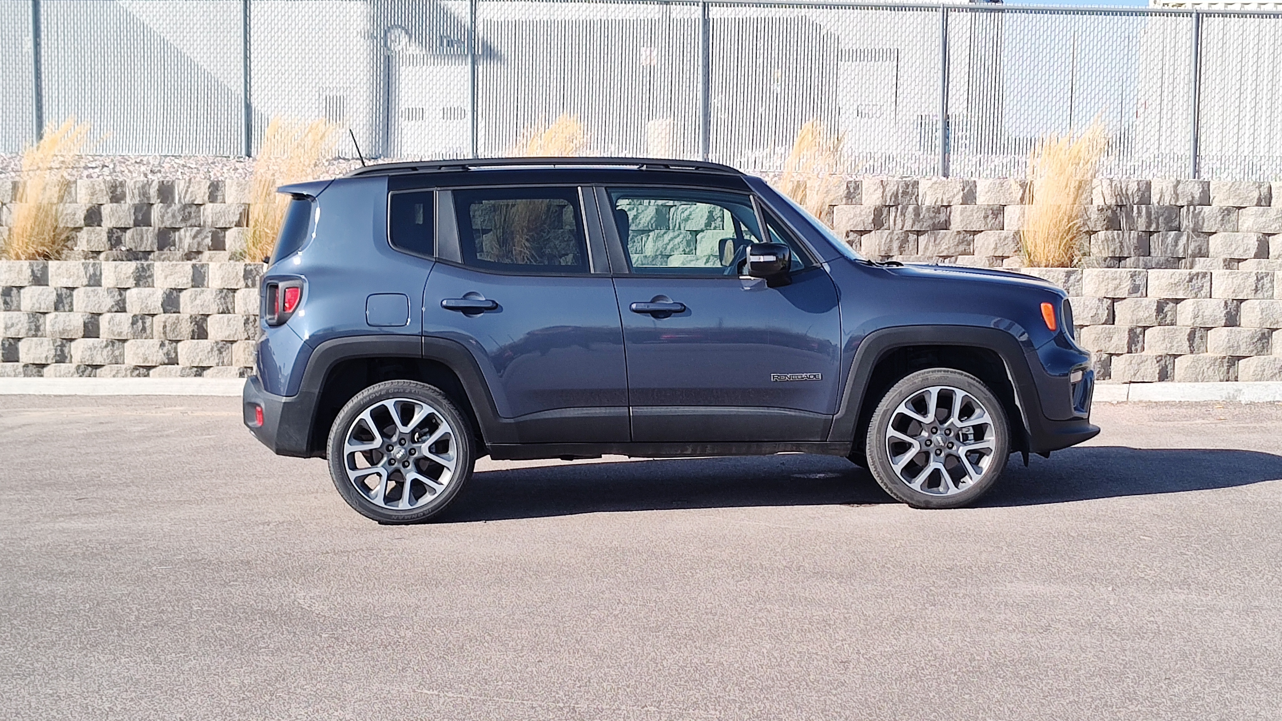 2022 Jeep Renegade Limited 25