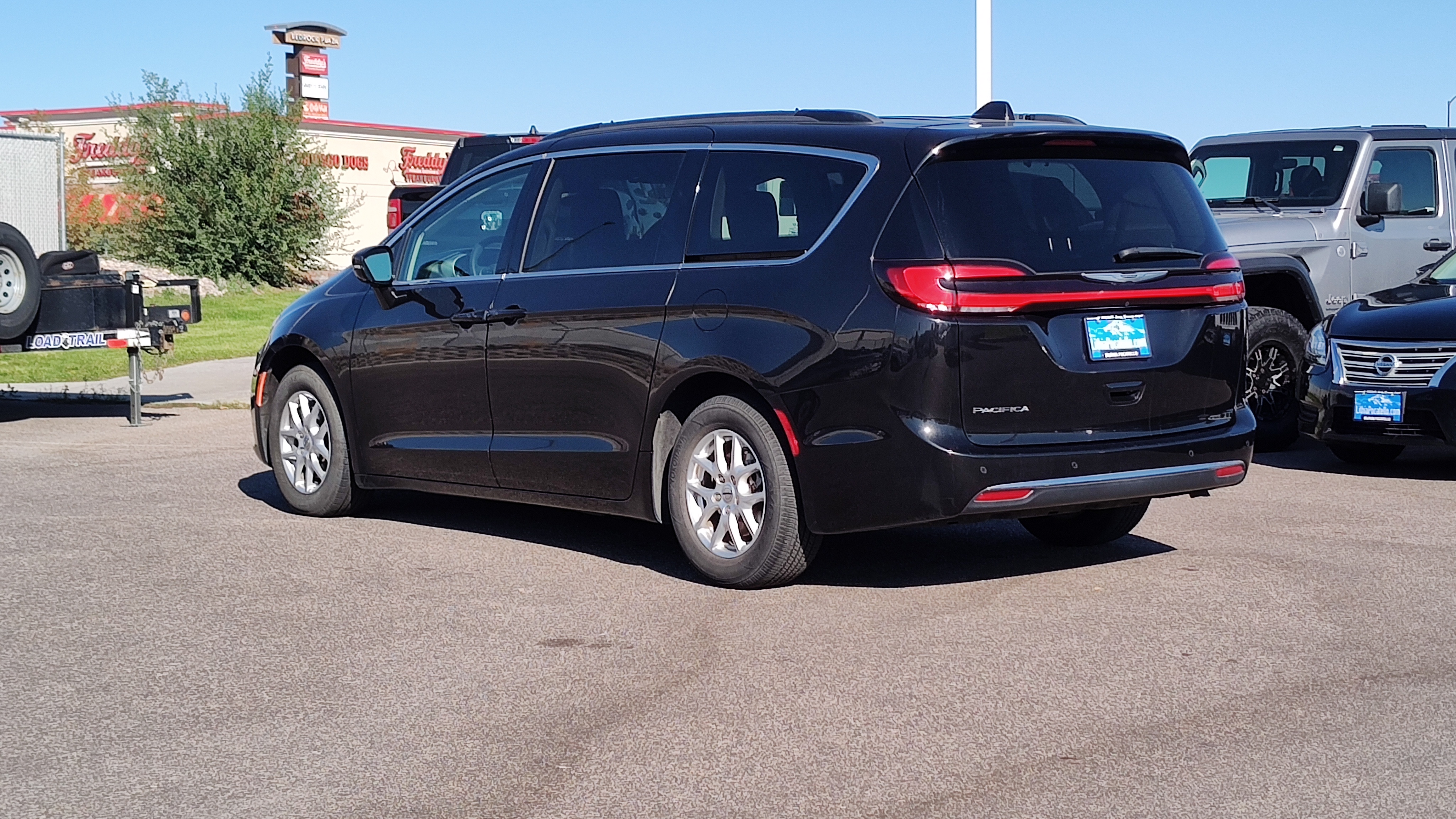 2022 Chrysler Pacifica Touring L 4