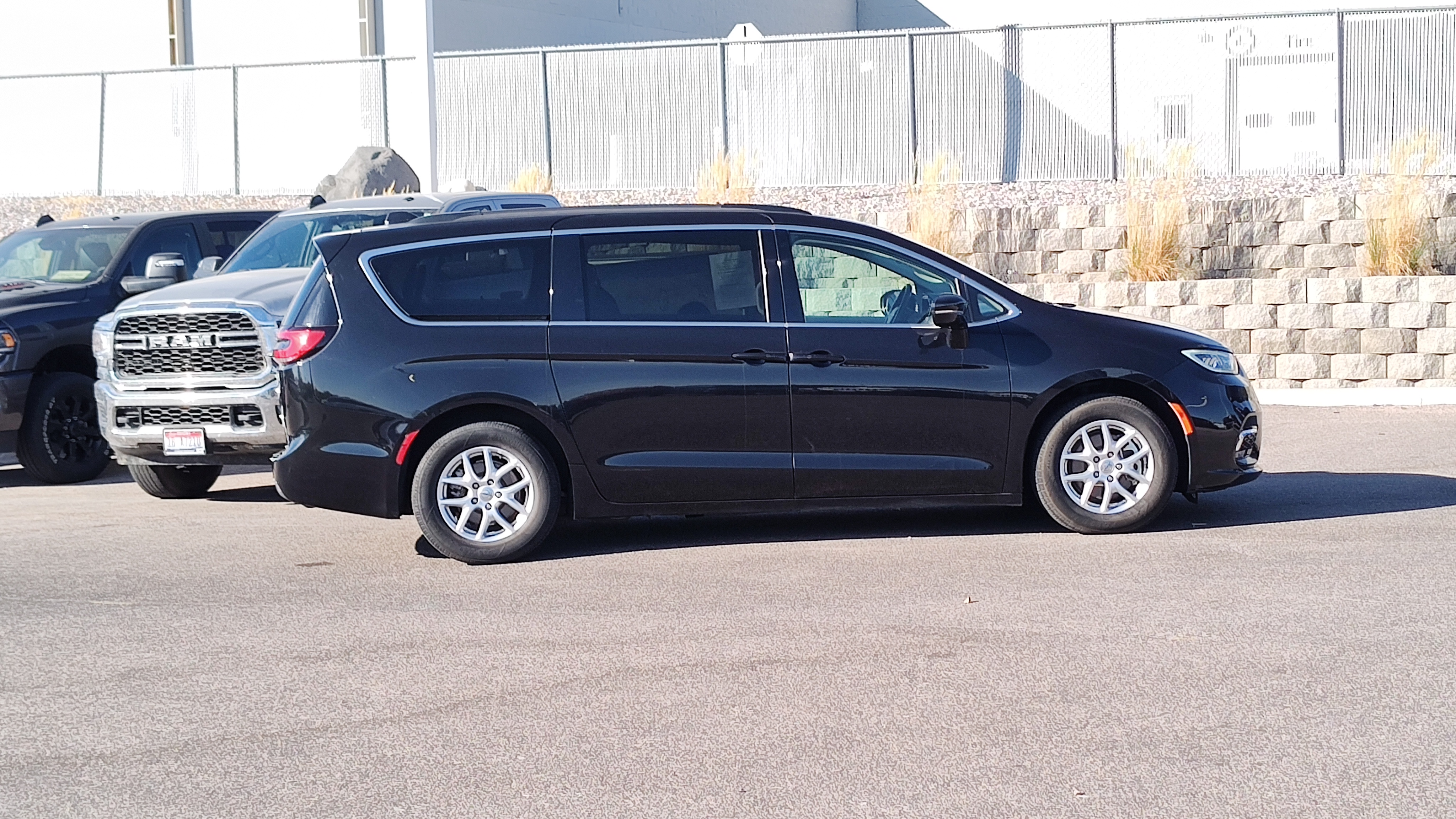 2022 Chrysler Pacifica Touring L 24