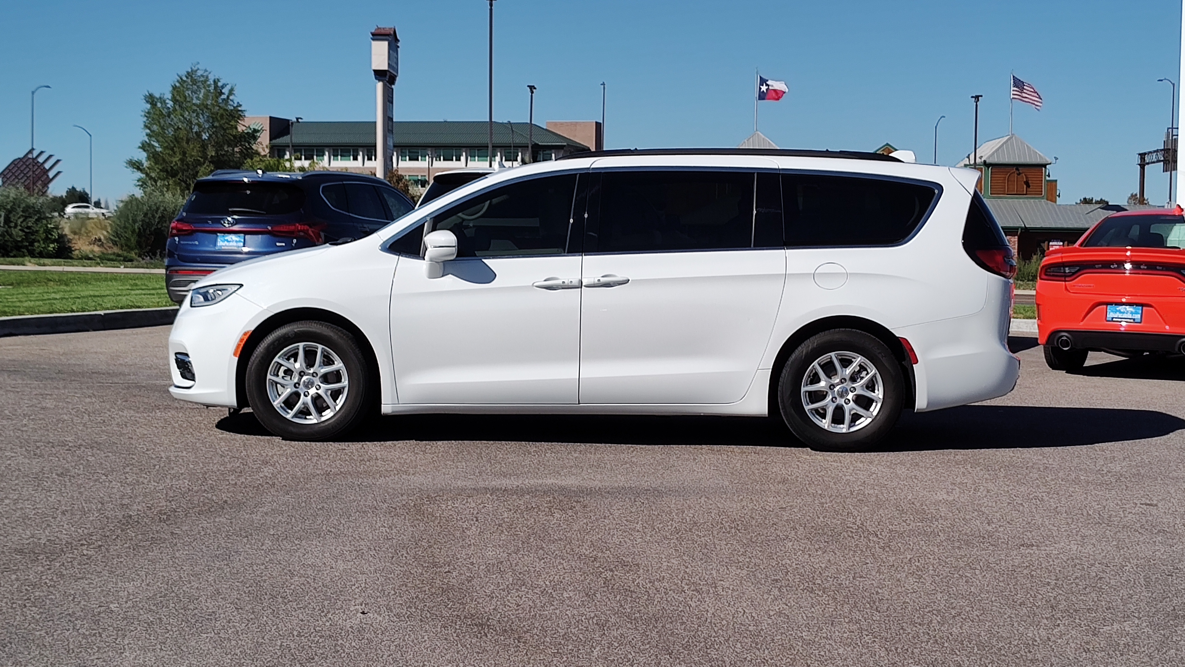 2022 Chrysler Pacifica Touring L 3