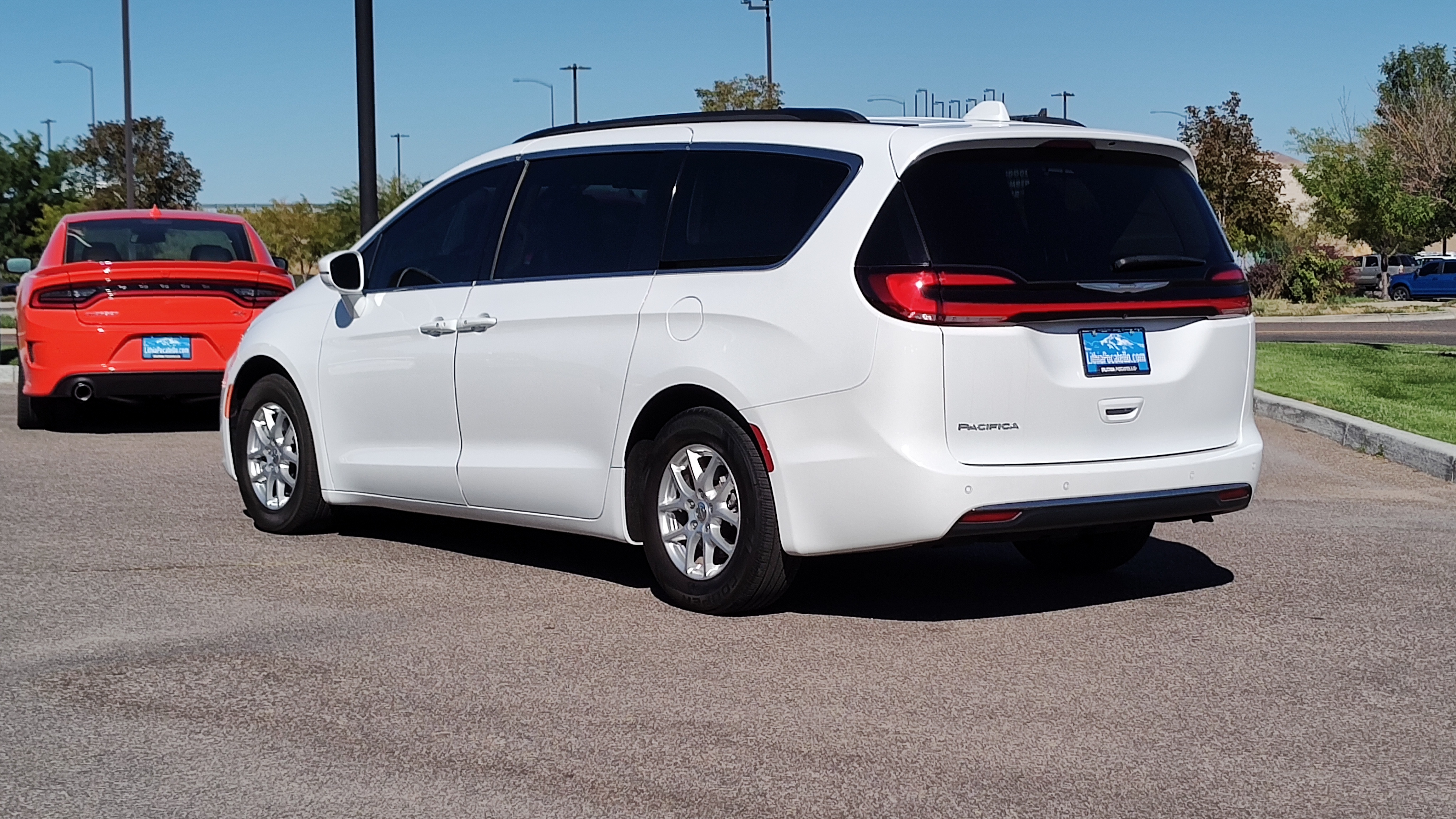 2022 Chrysler Pacifica Touring L 4