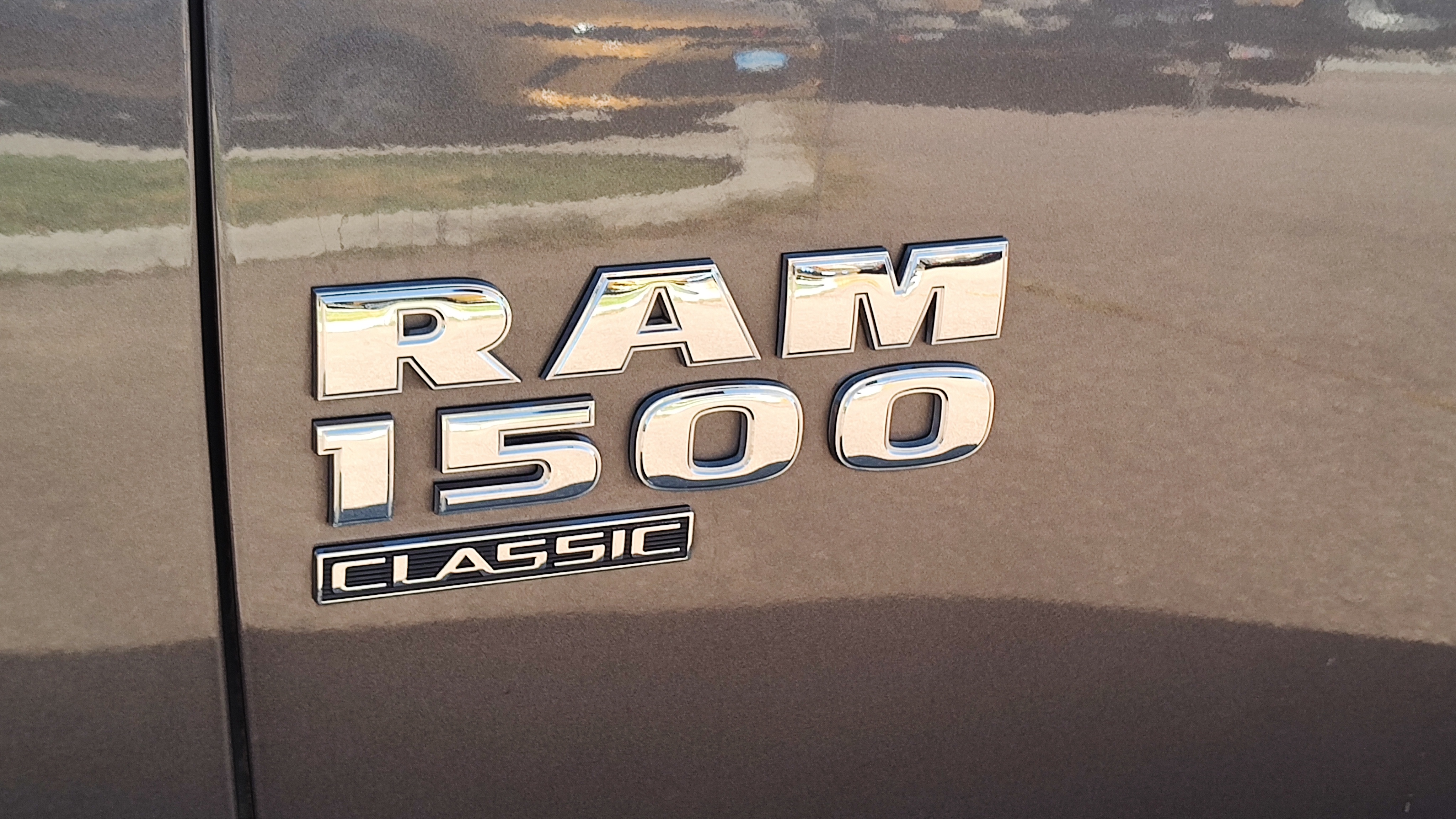 2022 Ram 1500 Classic SLT 4x4 Crew Cab 57 Box 7