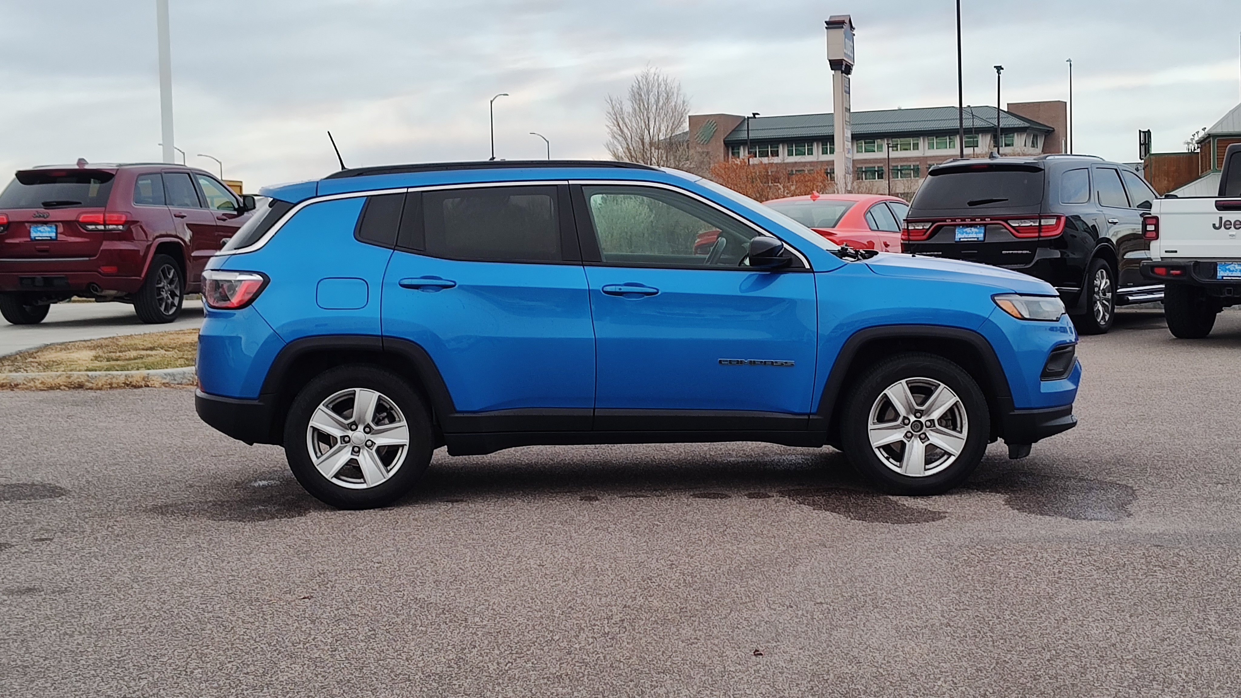 2022 Jeep Compass Latitude 24