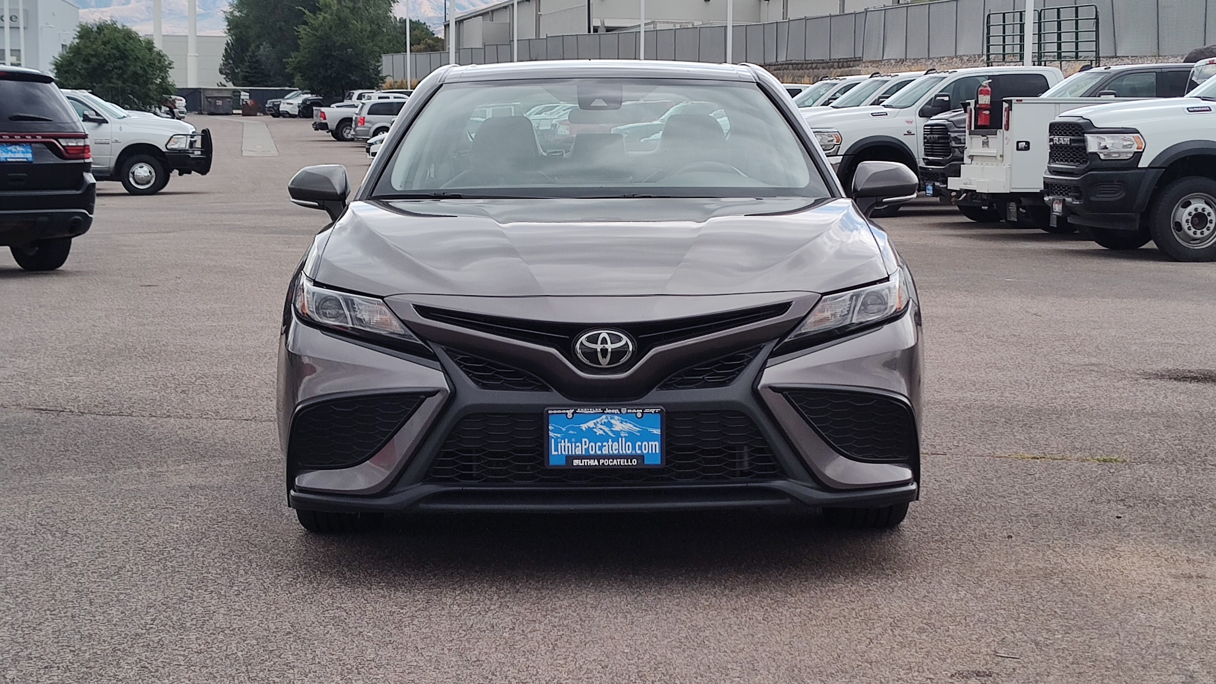 2022 Toyota Camry SE 6