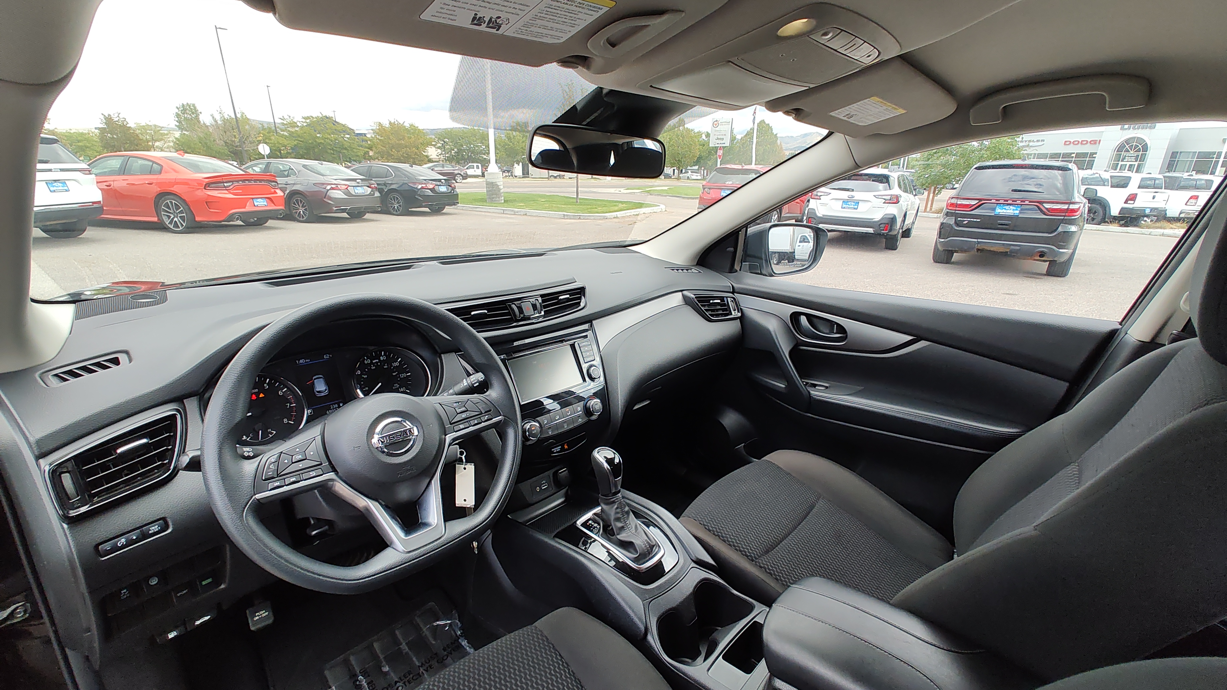 2022 Nissan Rogue Sport S 2